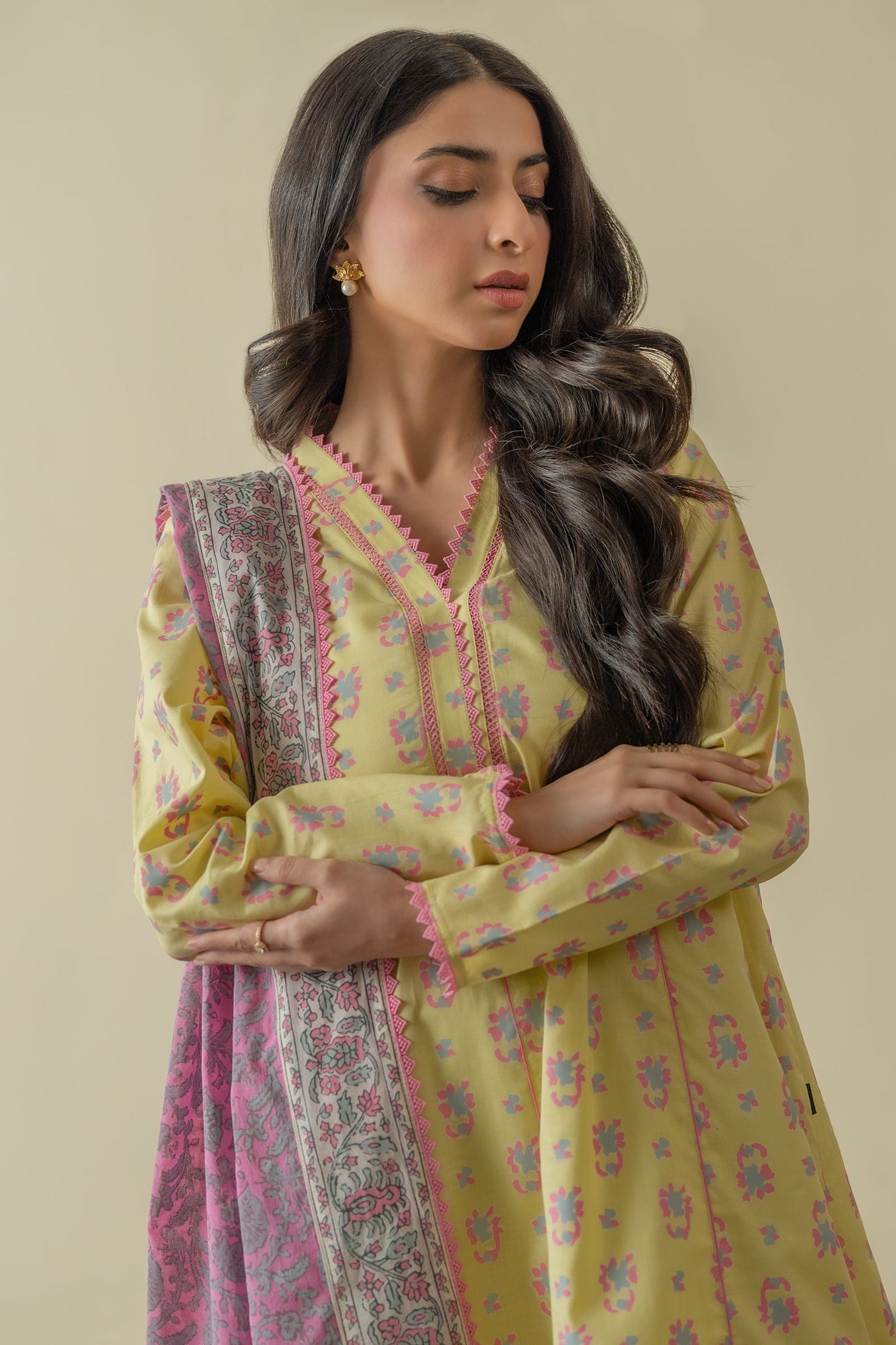 https://cdn.shopify.com/s/files/1/0568/3308/1529/files/E07071yellow_1.jpg?v=1772098831