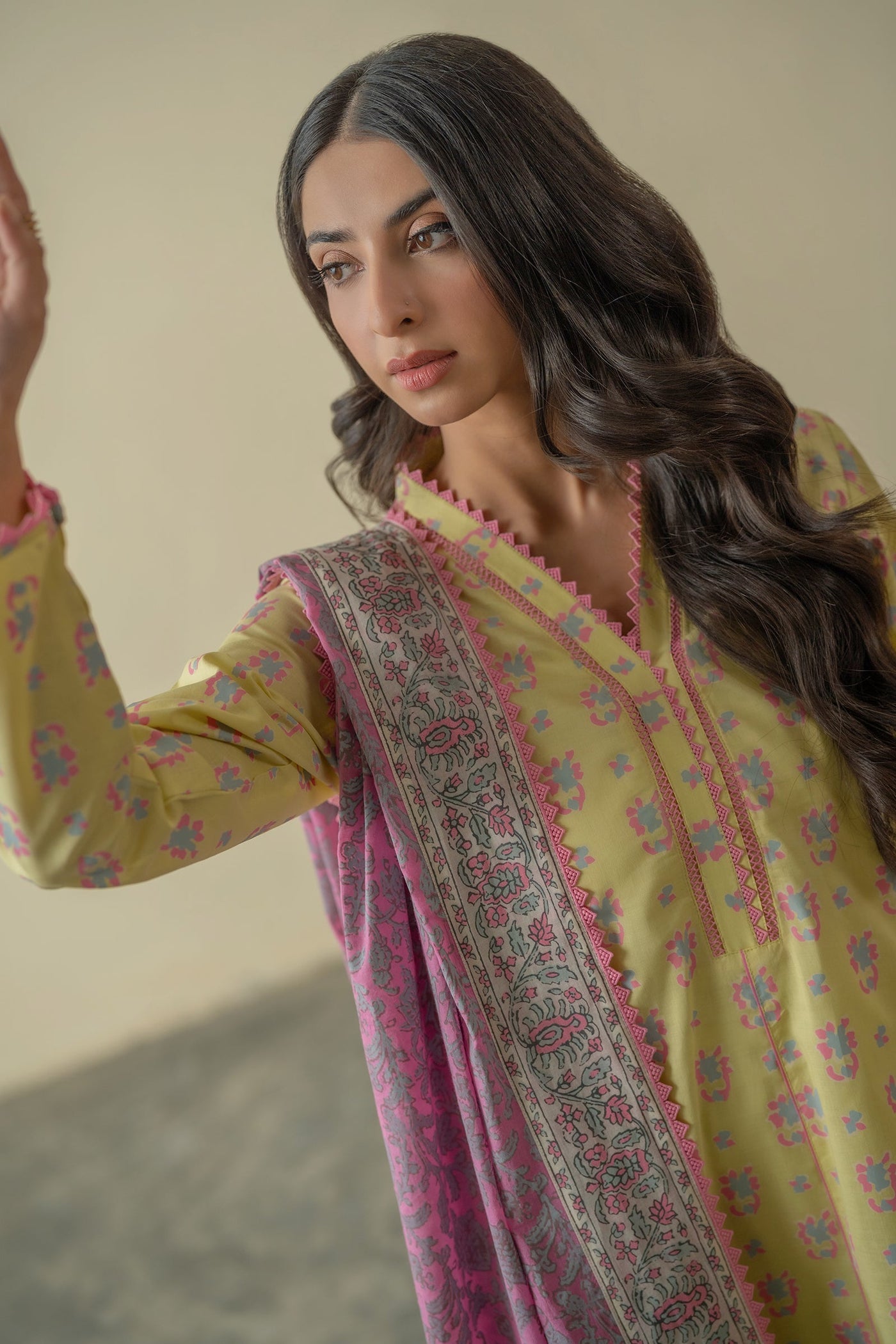 https://cdn.shopify.com/s/files/1/0568/3308/1529/files/E07071yellow_2.jpg?v=1772098831