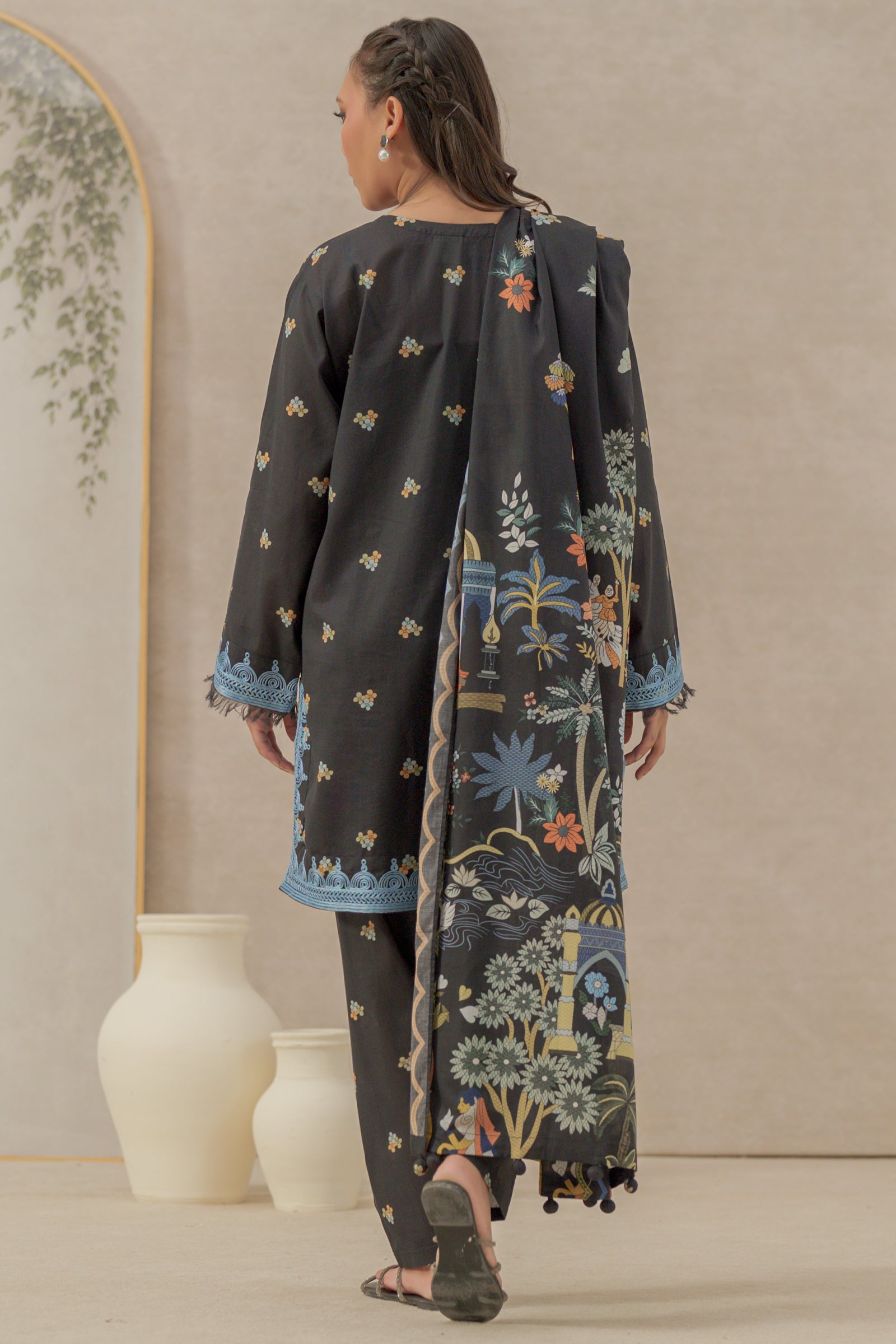 https://cdn.shopify.com/s/files/1/0568/3308/1529/files/E07080--BK0-6.jpg?v=1778856804