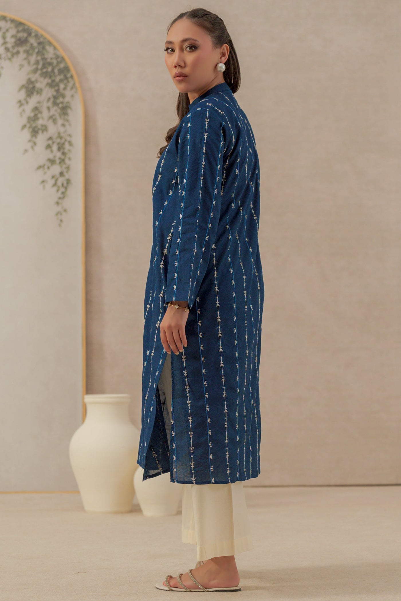 https://cdn.shopify.com/s/files/1/0568/3308/1529/files/E07095-NB0-5.jpg?v=1777625008