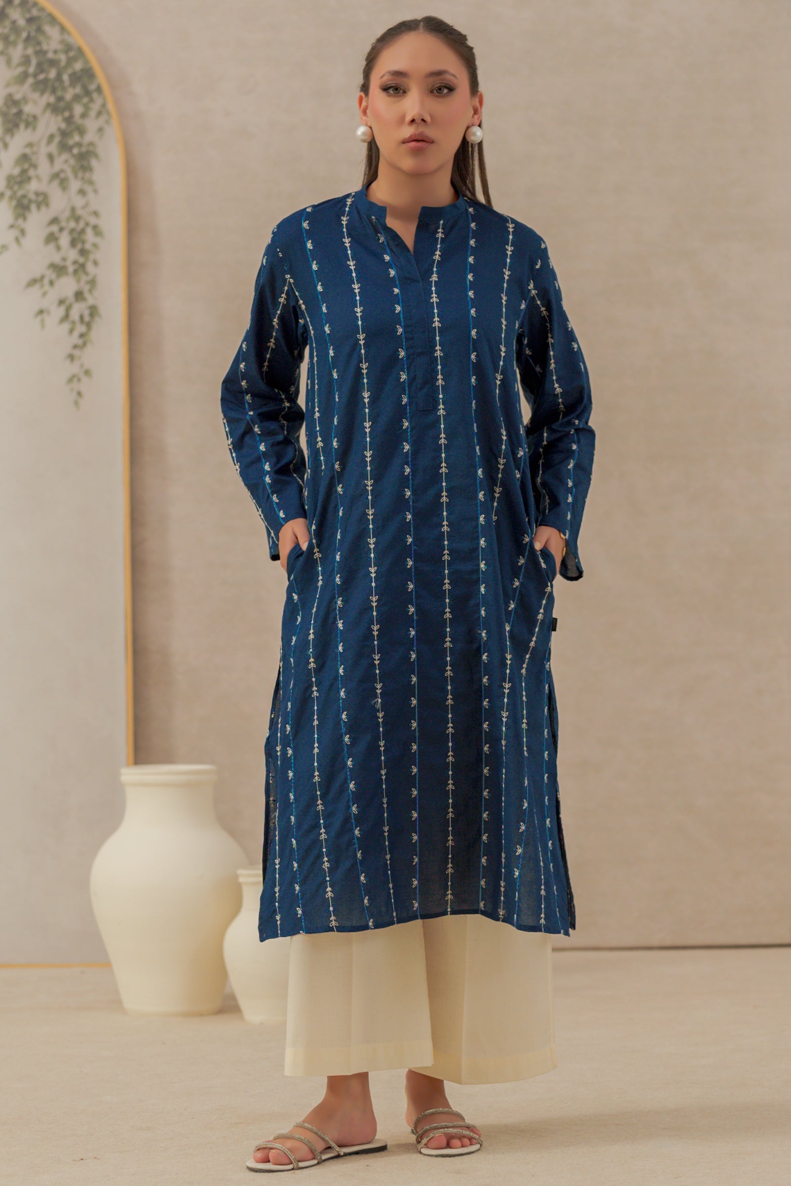 https://cdn.shopify.com/s/files/1/0568/3308/1529/files/E07095-NB0.jpg?v=1777625007