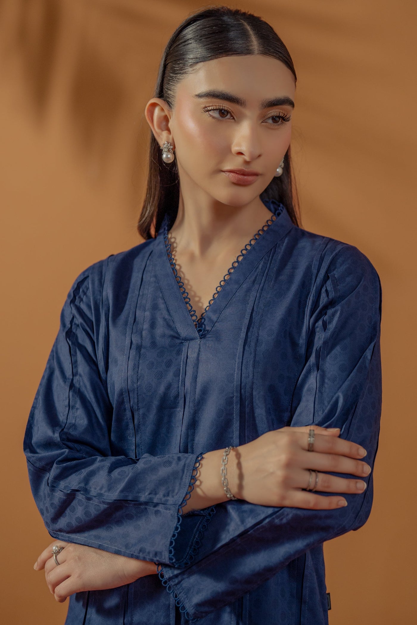 https://cdn.shopify.com/s/files/1/0568/3308/1529/files/E07113-NV0_5.jpg?v=1776668653
