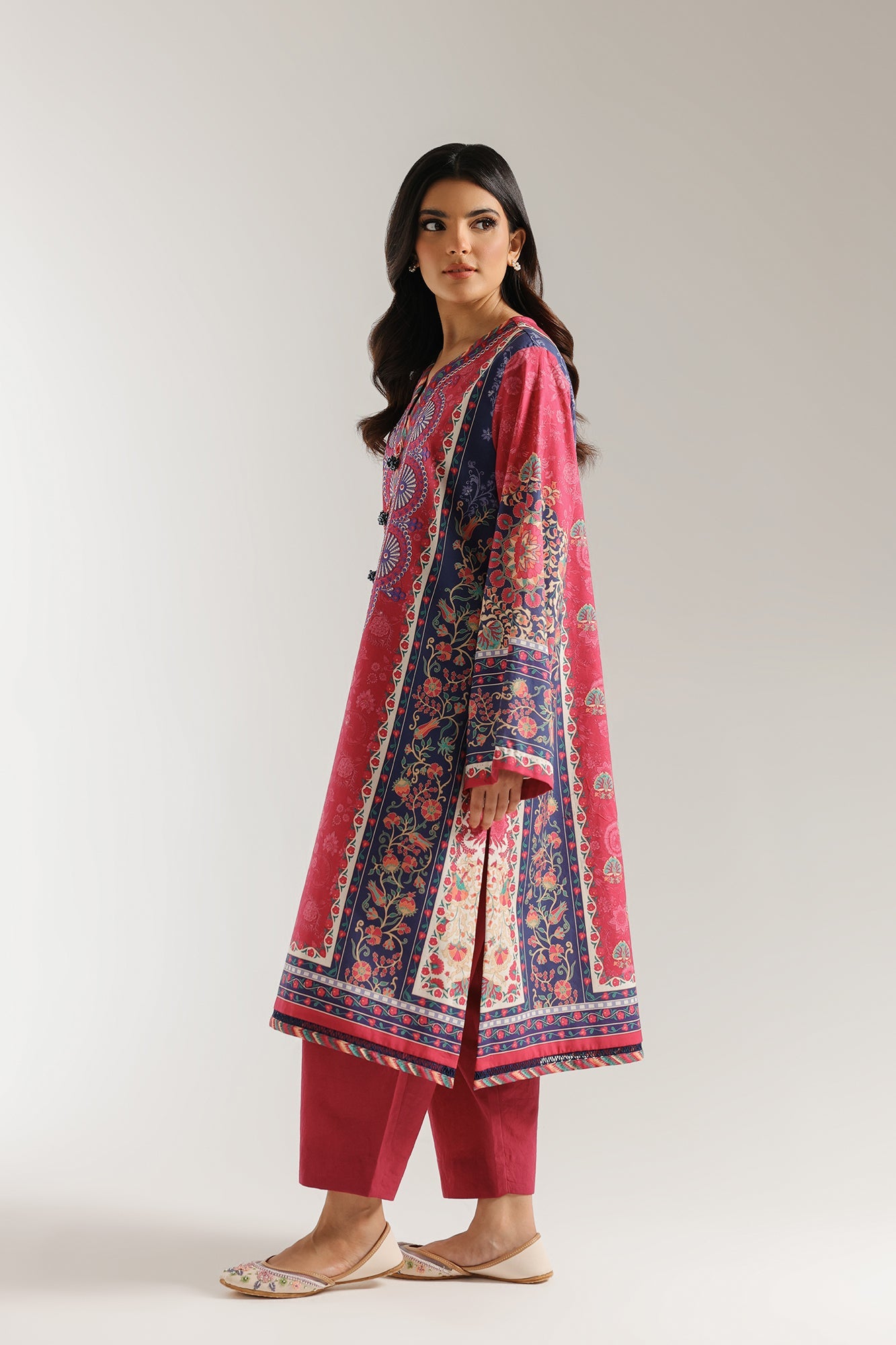 EMBROIDERED SUIT (E0712/203/525)