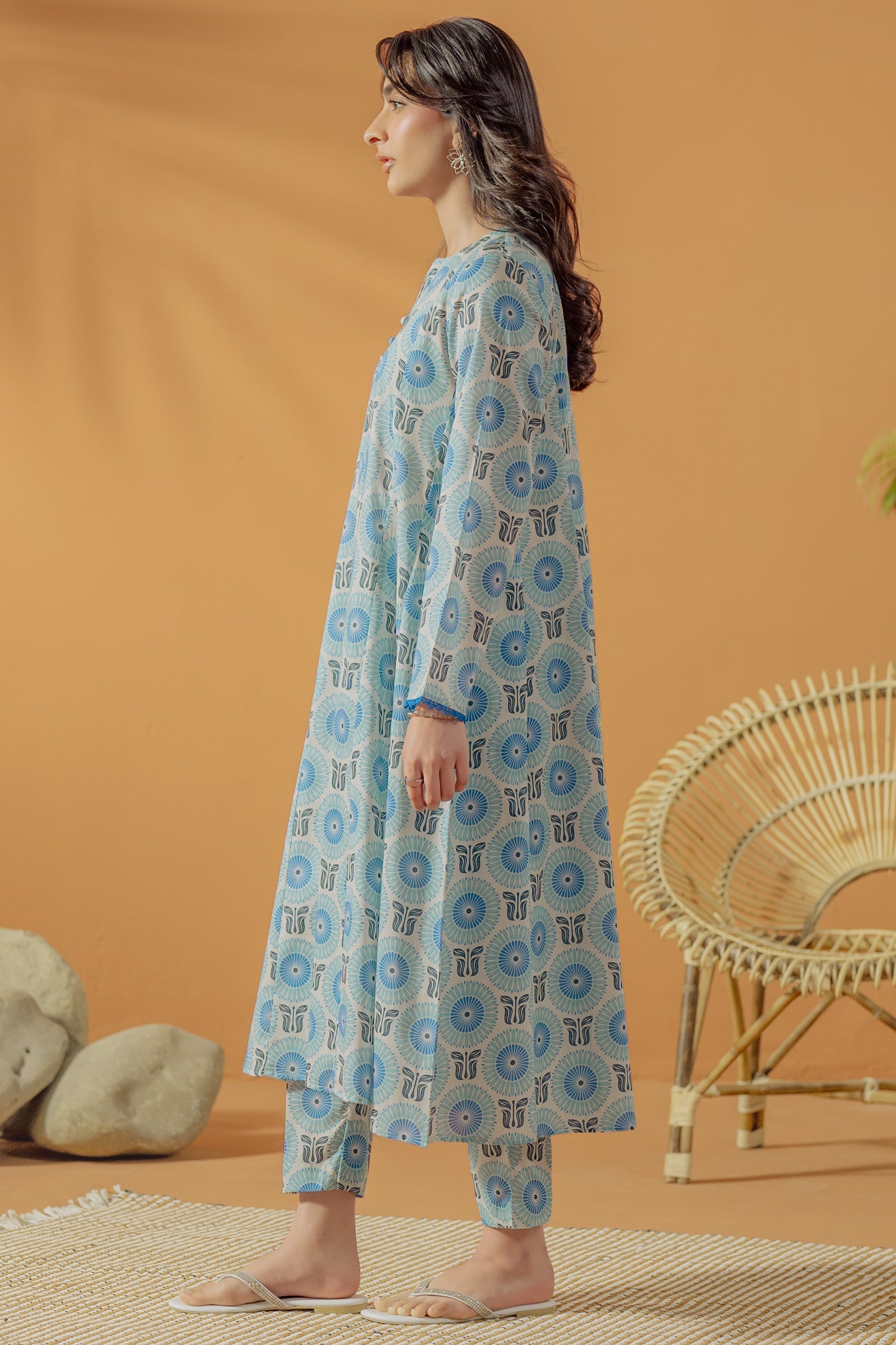 https://cdn.shopify.com/s/files/1/0568/3308/1529/files/E07127-OW0_5.jpg?v=1777460489