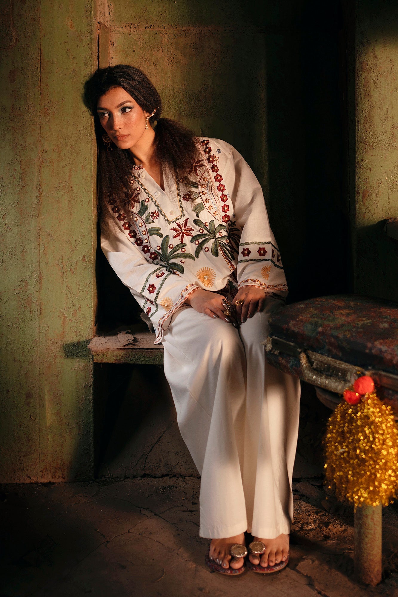 EMBROIDERED SHIRT (E0713/119/002)