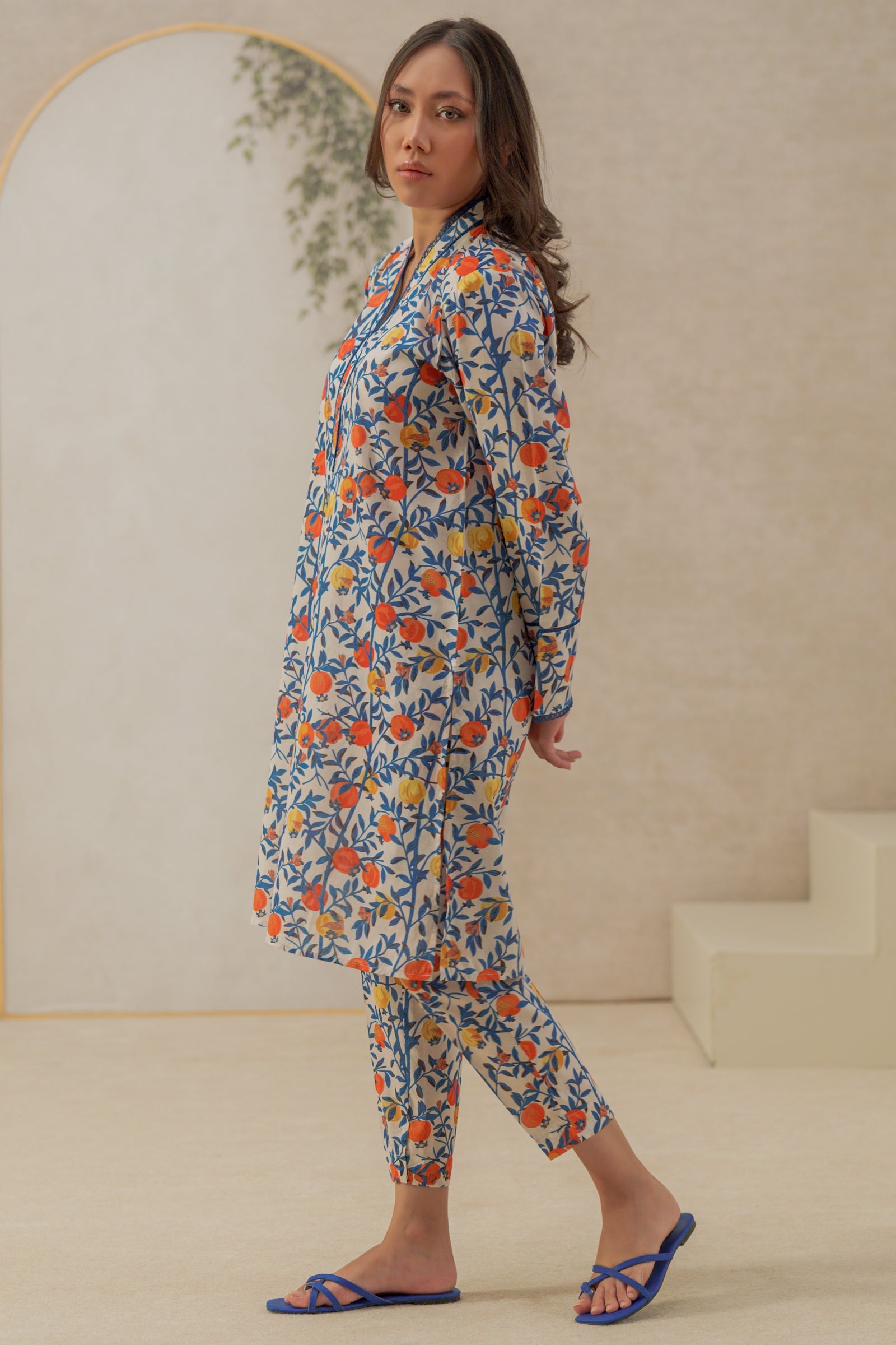 https://cdn.shopify.com/s/files/1/0568/3308/1529/files/E07137-WHT-5.jpg?v=1780998572