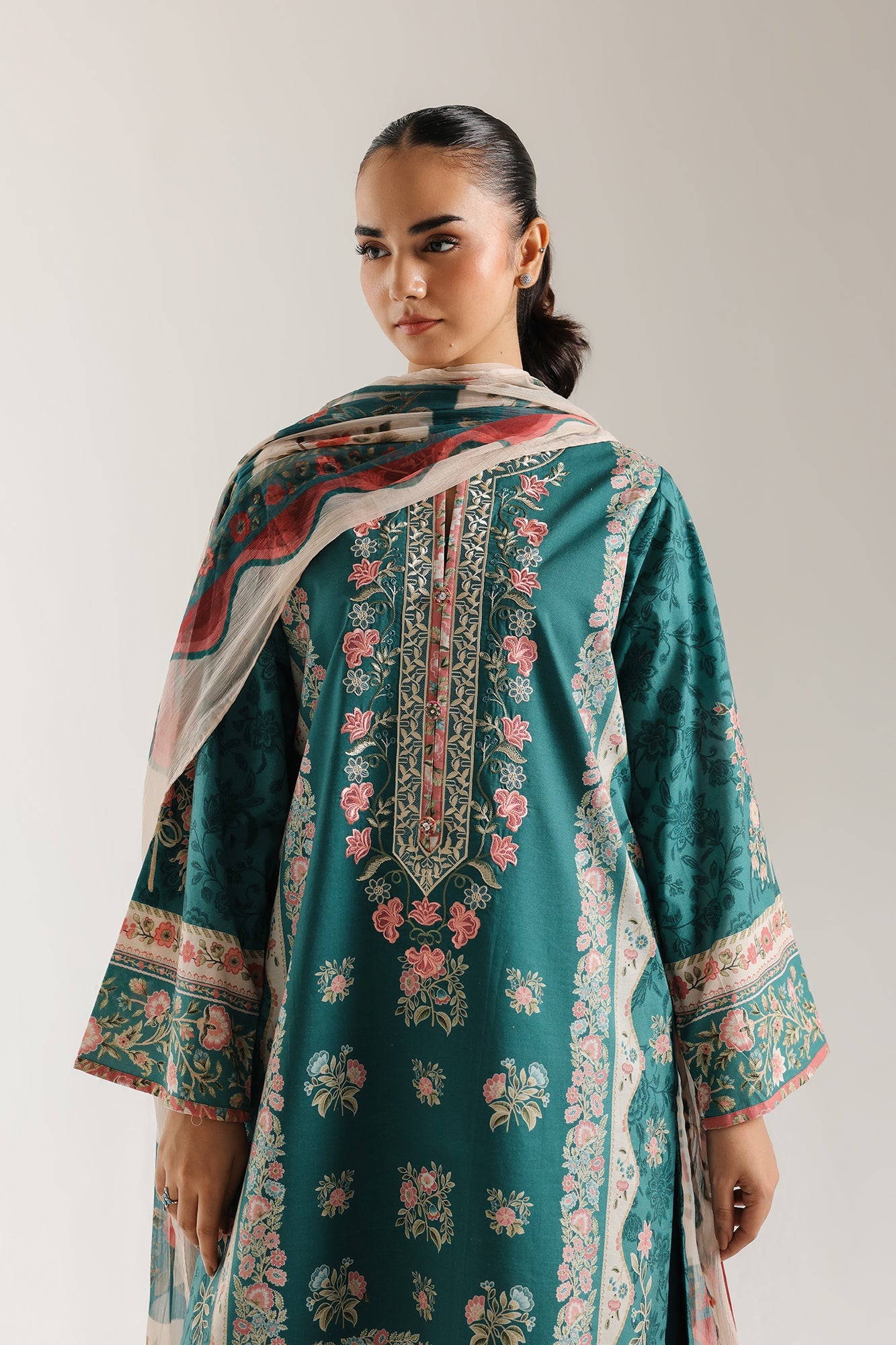 EMBROIDERED SUIT (E0715/203/712)