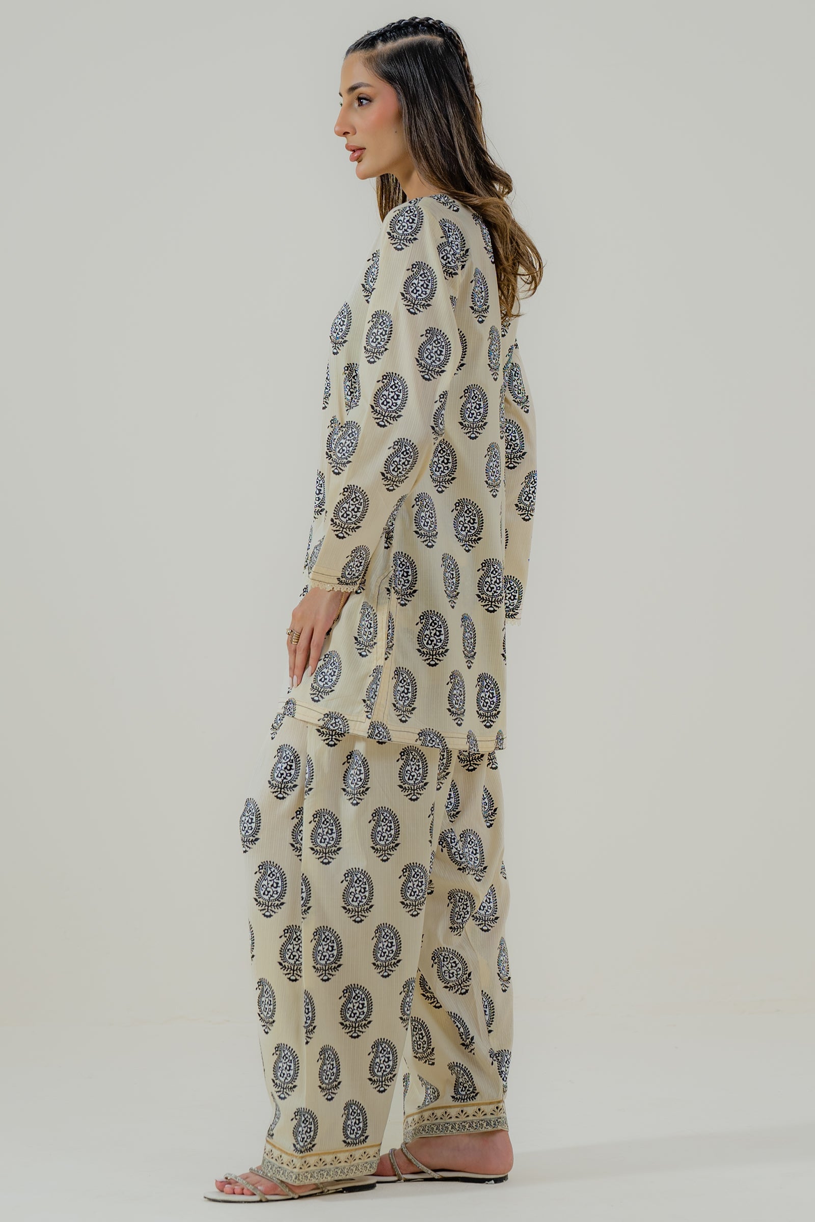 https://cdn.shopify.com/s/files/1/0568/3308/1529/files/E07164-CR0-5.jpg?v=1781337423