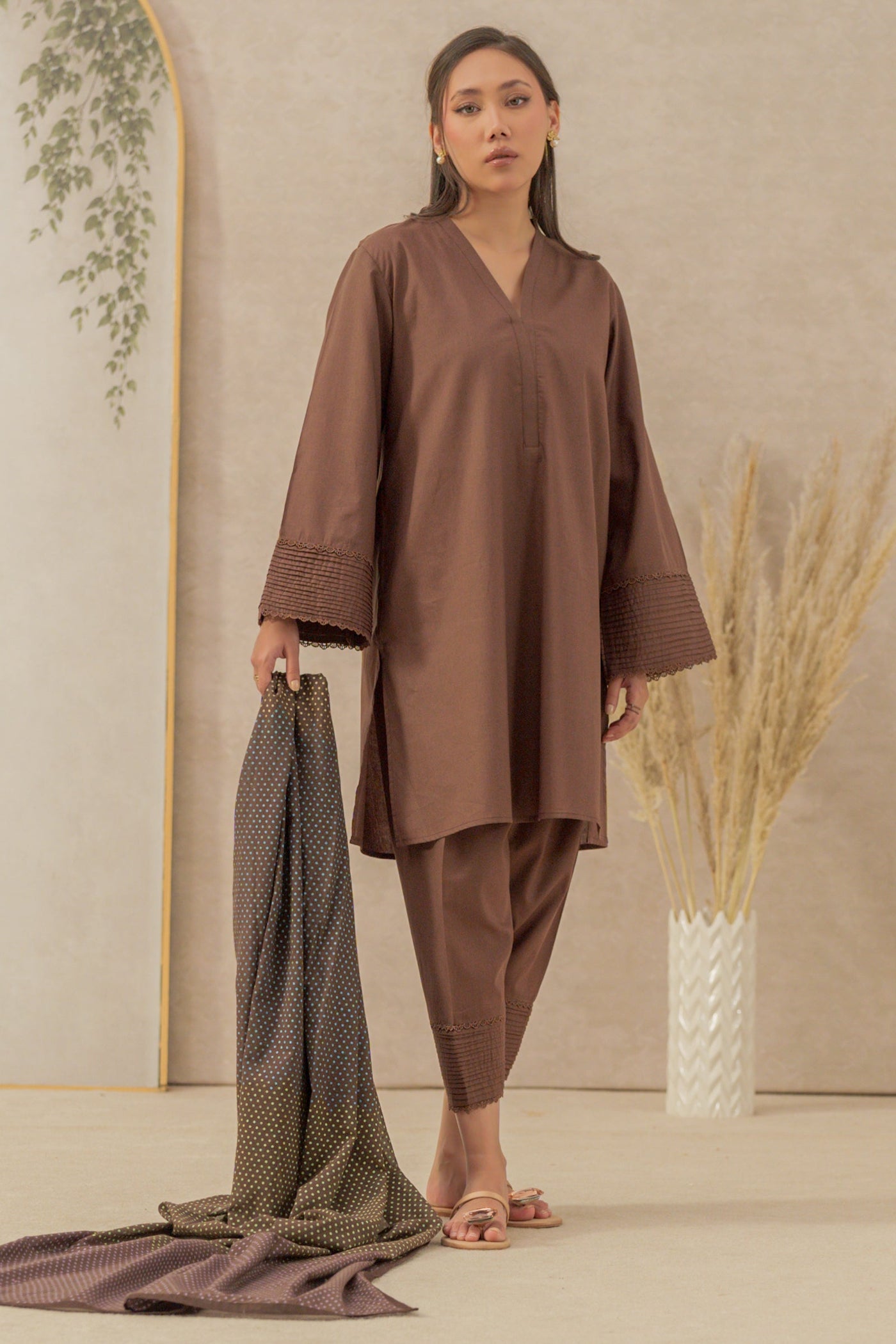 https://cdn.shopify.com/s/files/1/0568/3308/1529/files/E07165-CB0-5.jpg?v=1778657119