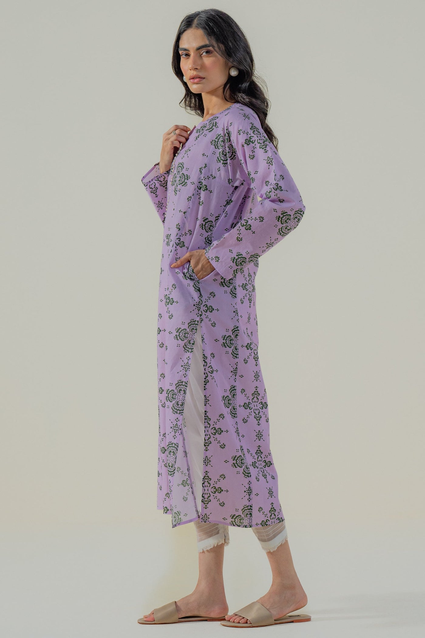 https://cdn.shopify.com/s/files/1/0568/3308/1529/files/E07176-LL0-3_1.jpg?v=1780658664