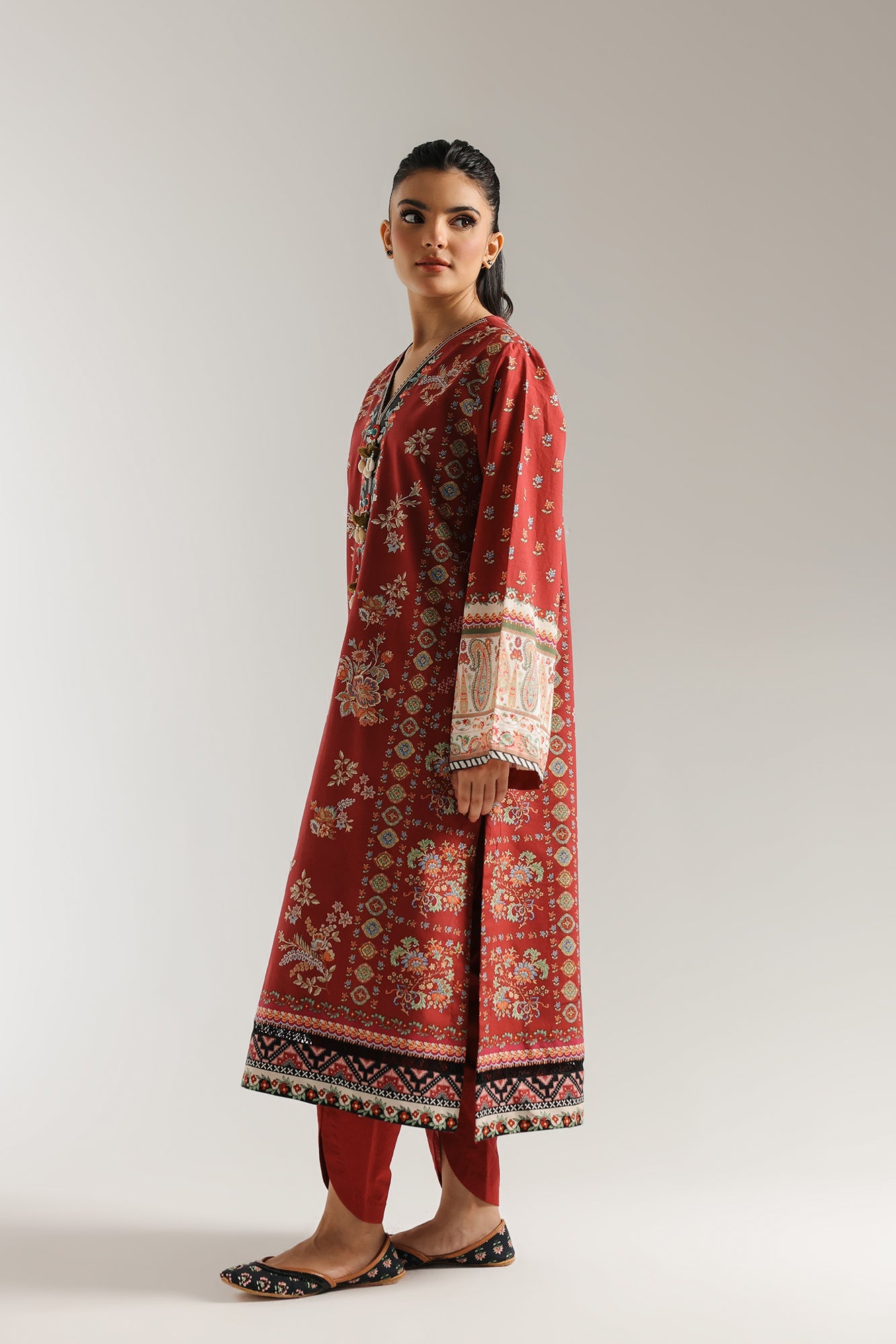EMBROIDERED SUIT (E0724/203/416)