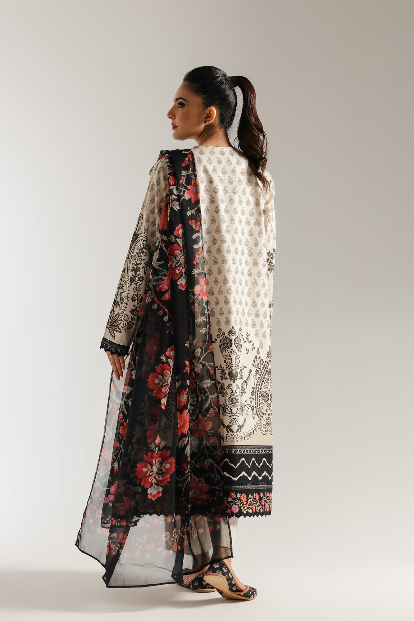 EMBROIDERED SUIT (E0728/203/814)