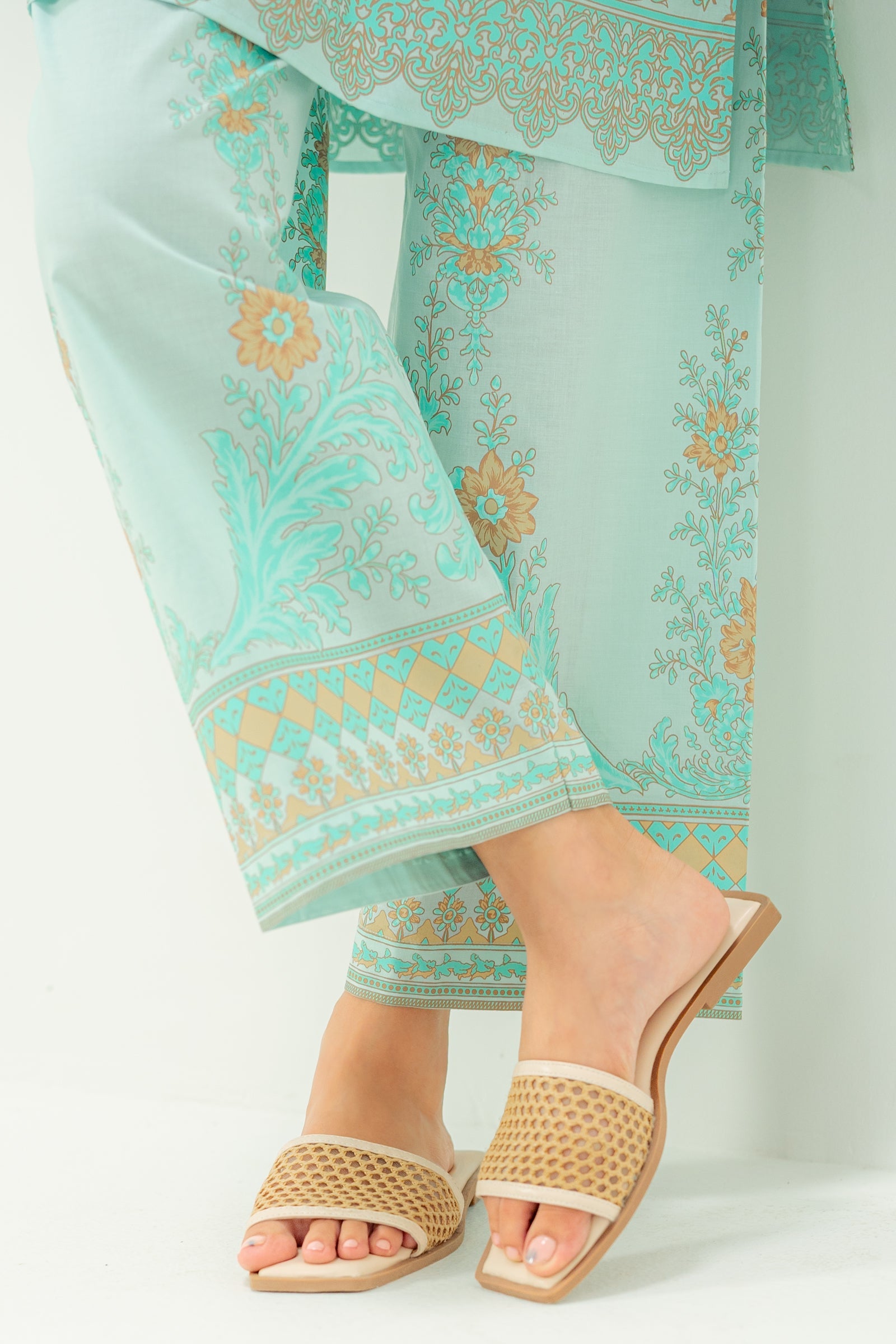 Damask 2 piece