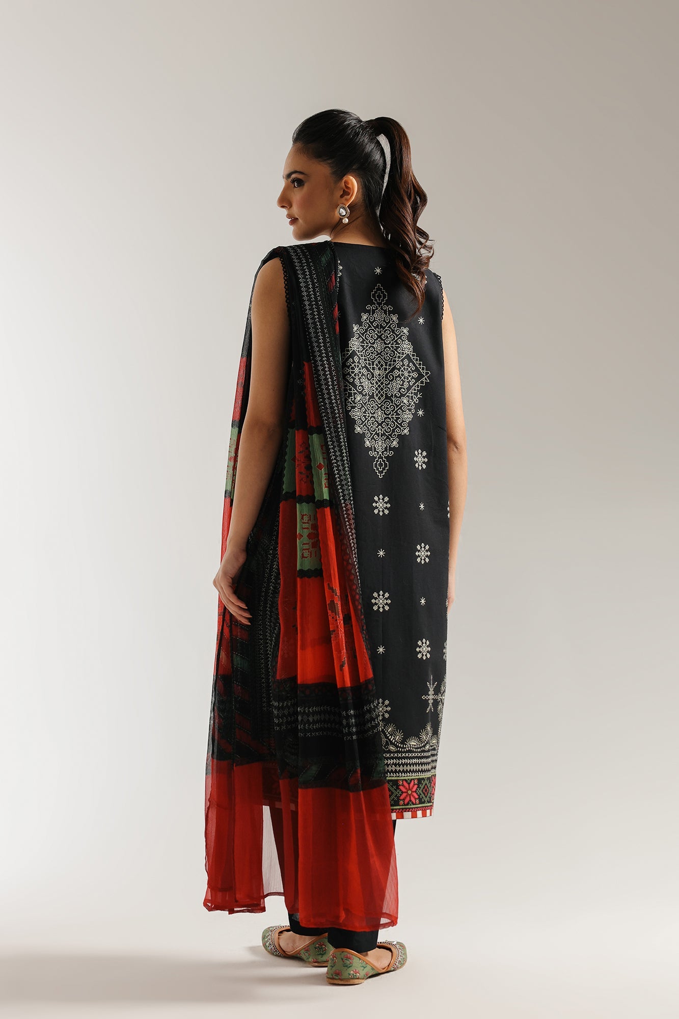 EMBROIDERED SUIT (E0730/203/902)