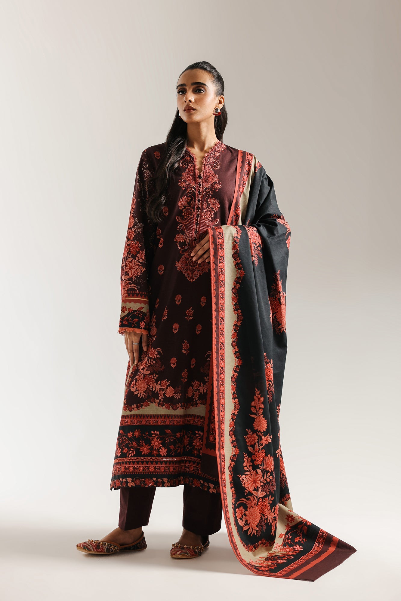 EMBROIDERED SUIT (E0740/203/304)