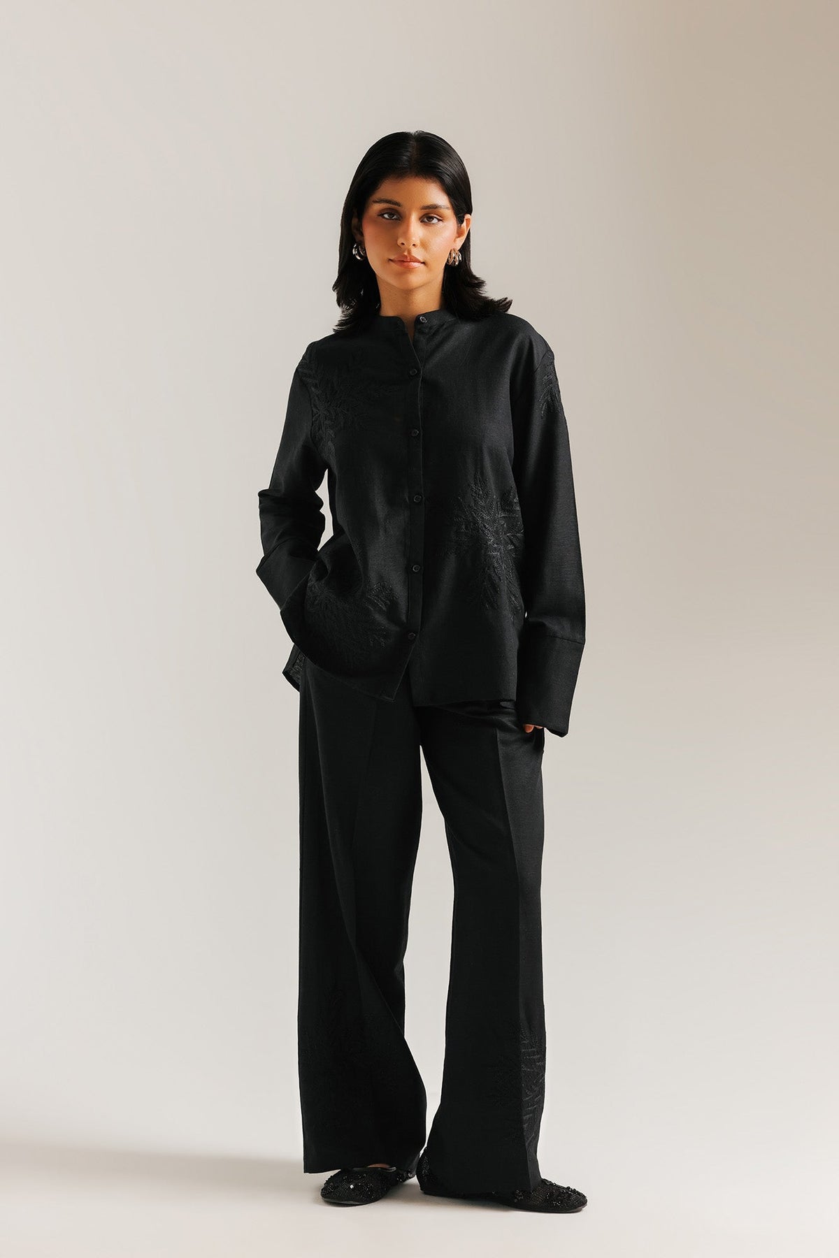 EMBROIDERED SUIT (E0759/106/901)