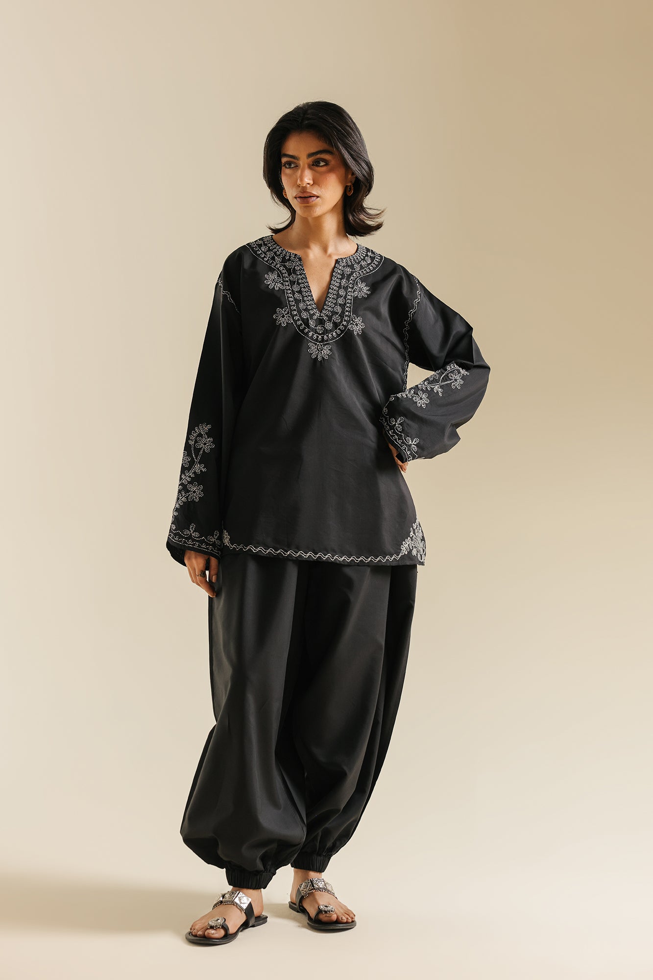 EMBROIDERED KURTI (E0797/119/902)