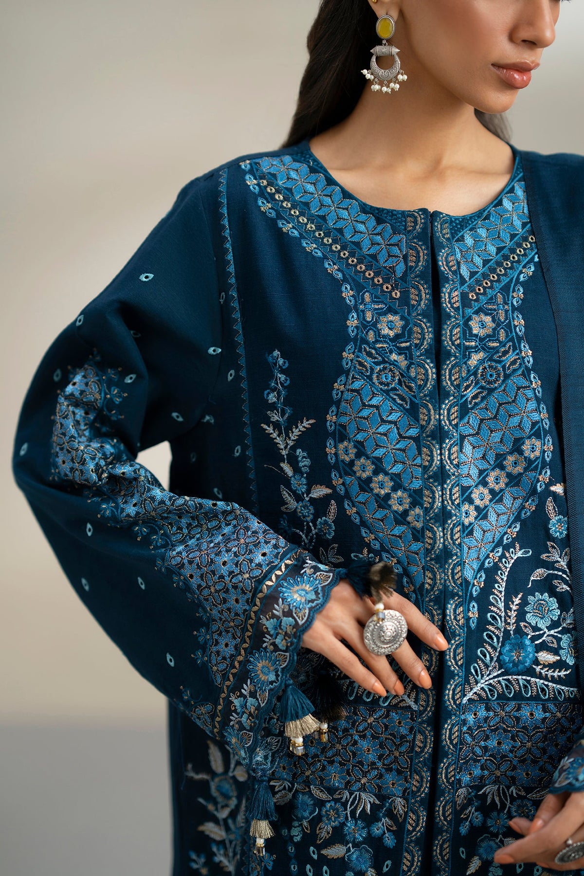 EMBROIDERED SUIT (E0806/203/602)