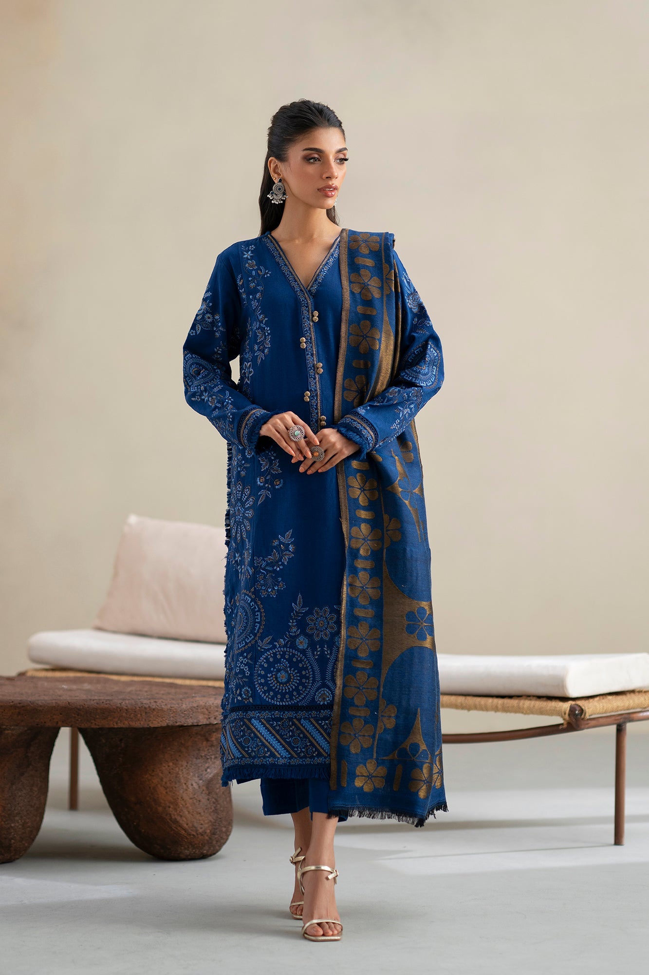 EMBROIDERED SUIT (E0807/203/622)