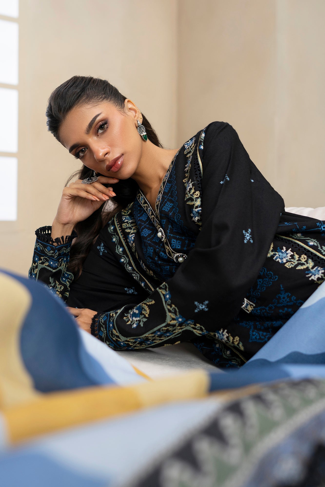 EMBROIDERED SUIT (E0817/203/902)