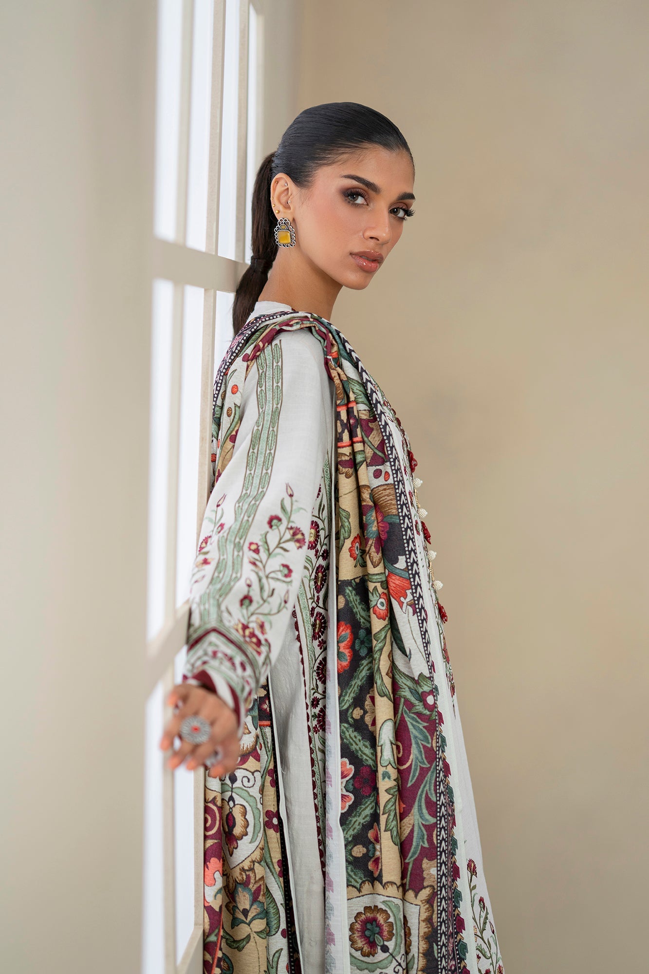 EMBROIDERED SUIT (E0820/203/004)