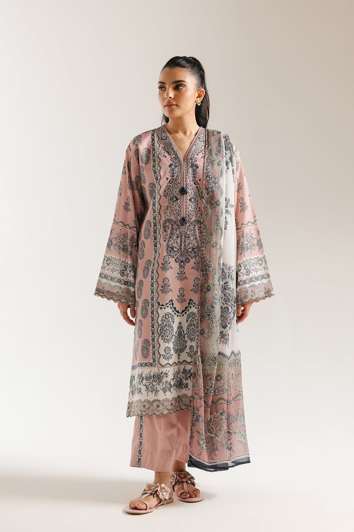 EMBROIDERED SUIT (E0821/203/427)