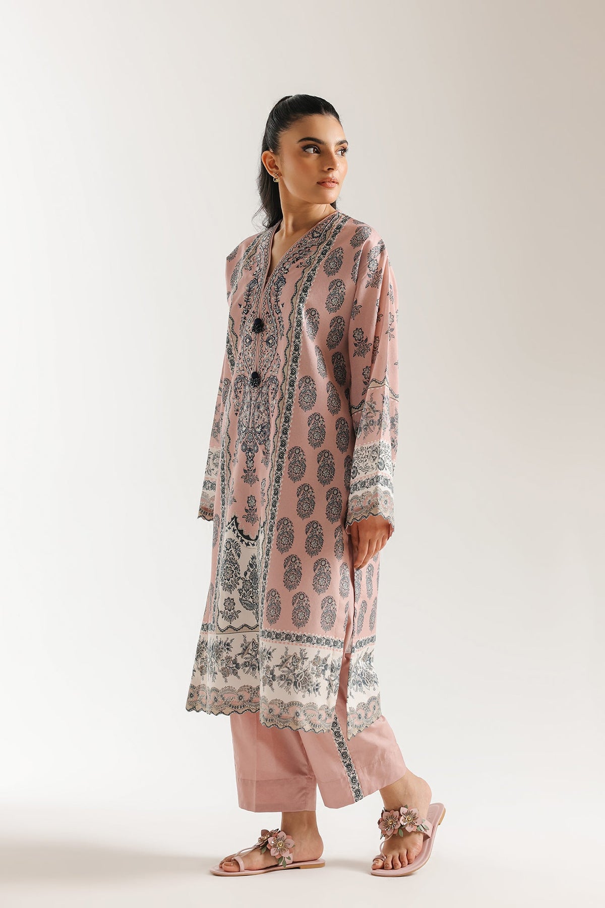 EMBROIDERED SUIT (E0821/203/427)