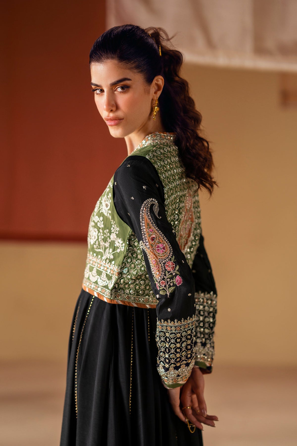 EMBROIDERED PISHWAS (E0823/104/902)