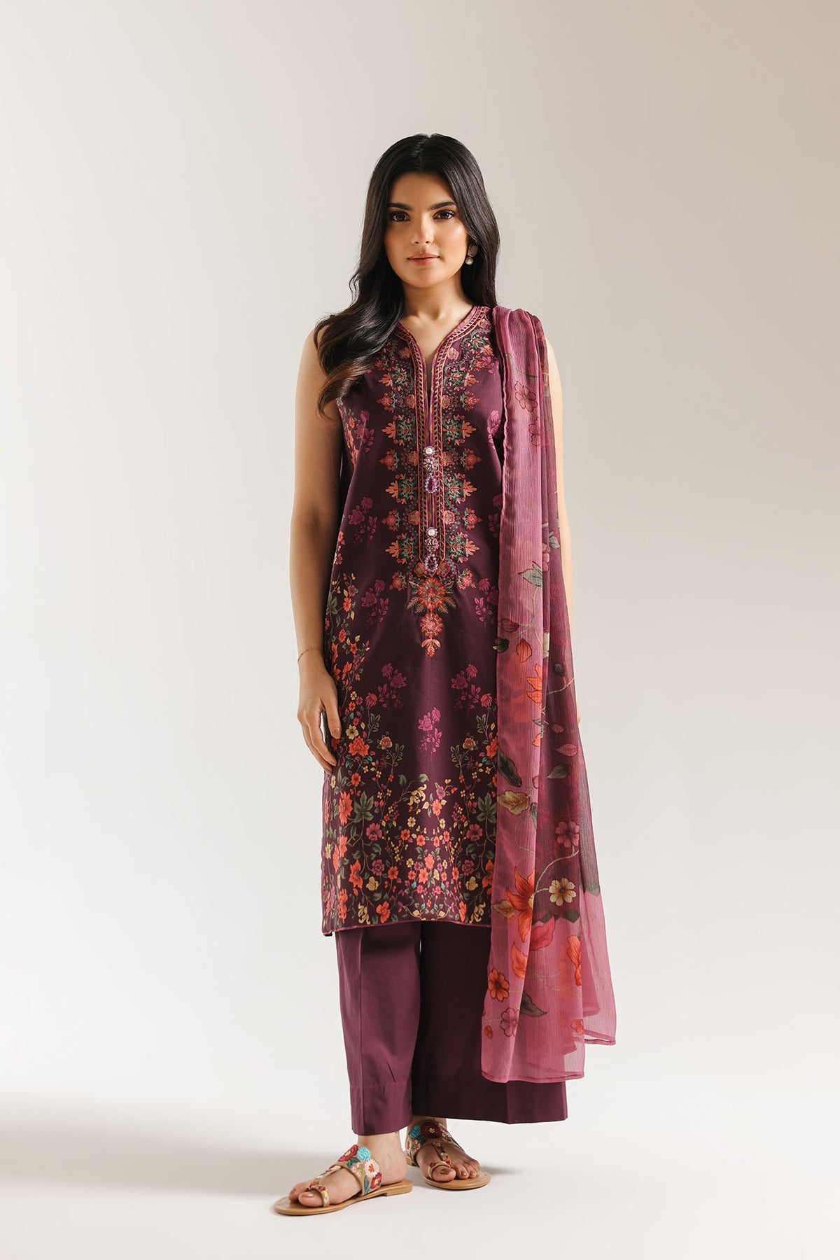 EMBROIDERED SUIT (E0823/203/520)