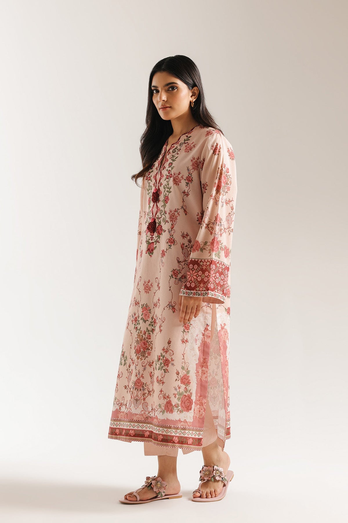 EMBROIDERED SUIT (E0826/203/527)