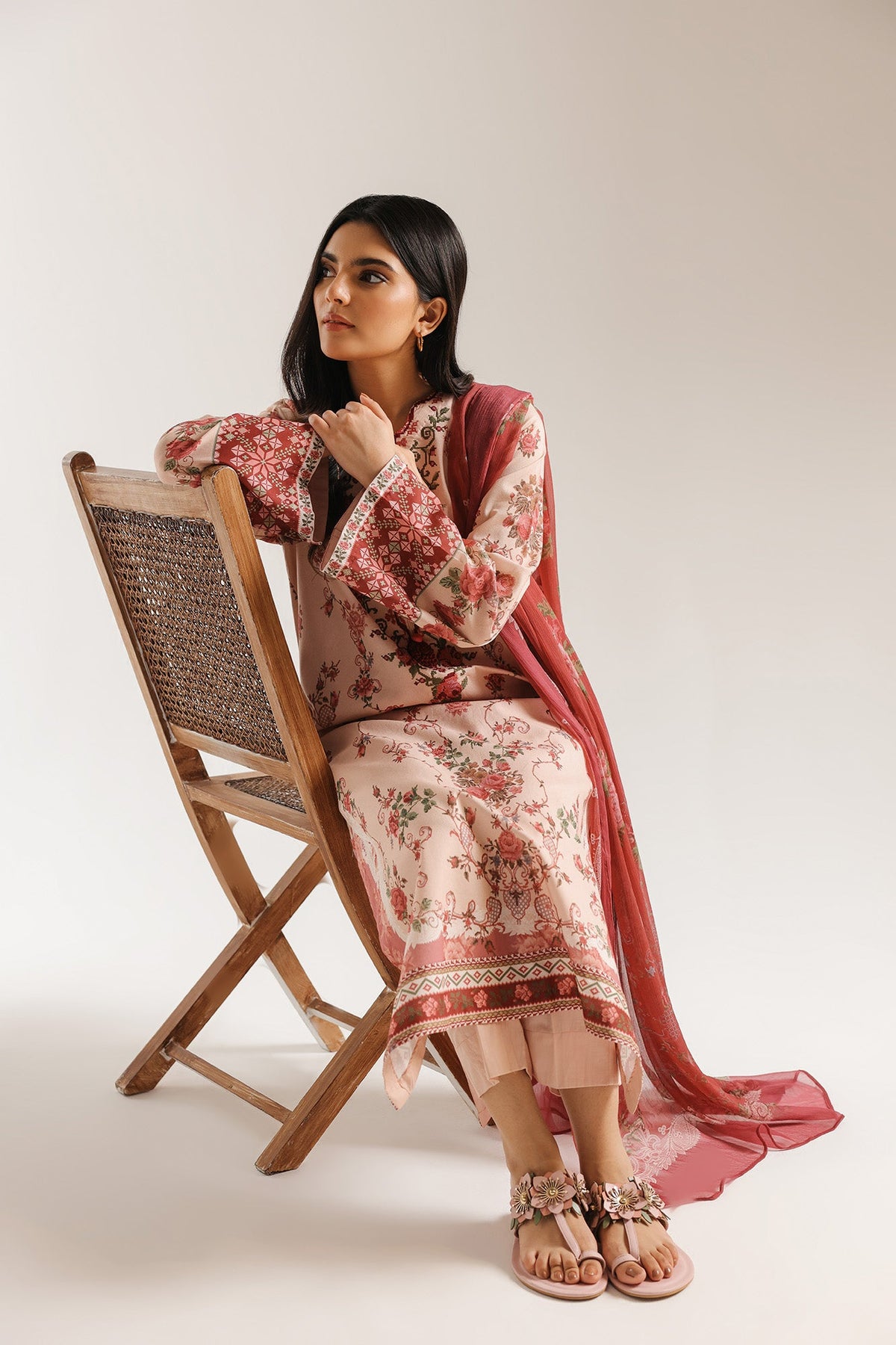 EMBROIDERED SUIT (E0826/203/527)
