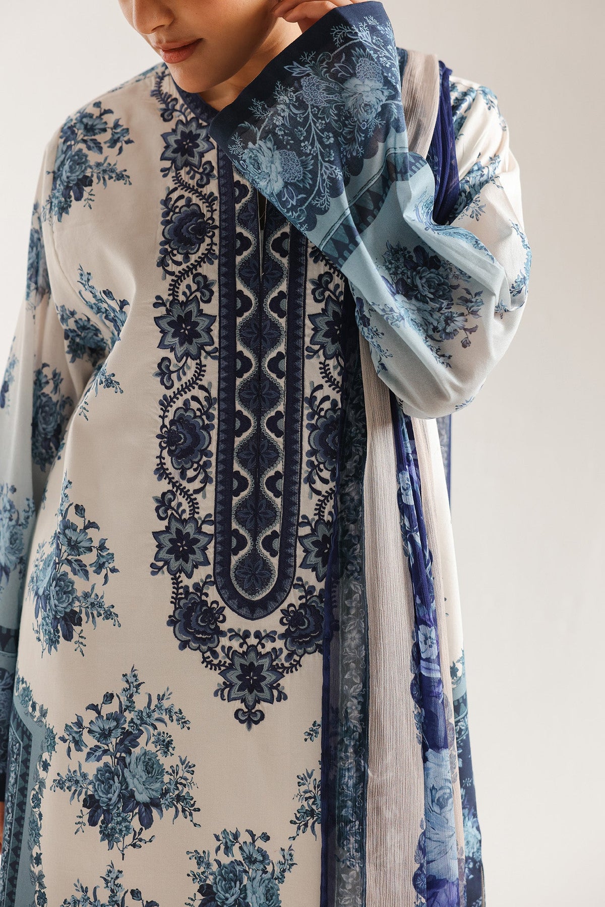EMBROIDERED SUIT (E0830/203/603)