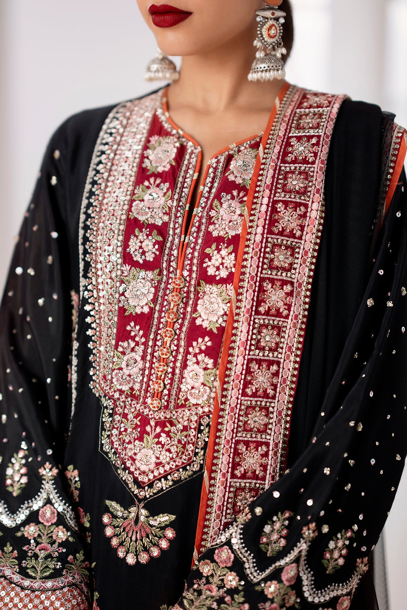 EMBROIDERED SUIT (E0838/104/902)