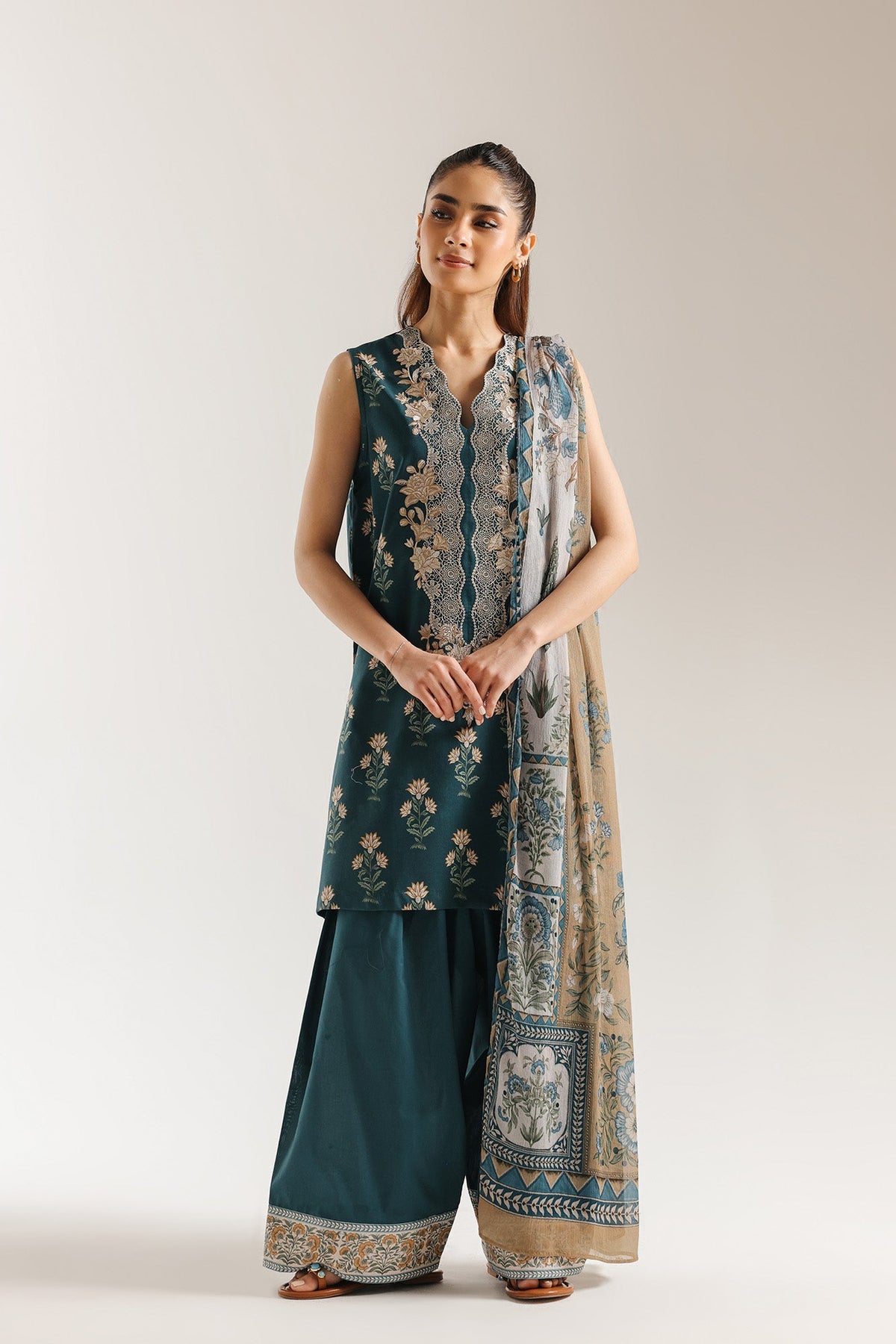 EMBROIDERED SUIT (E0839/203/602)