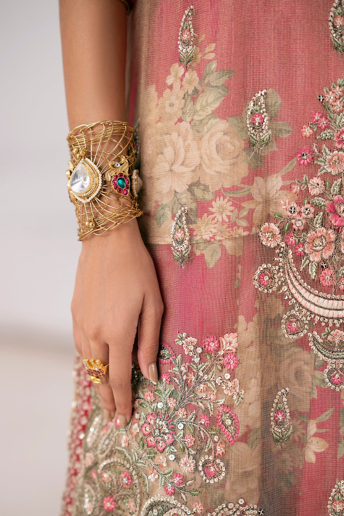 EMBROIDERED SUIT (E0841/104/006)