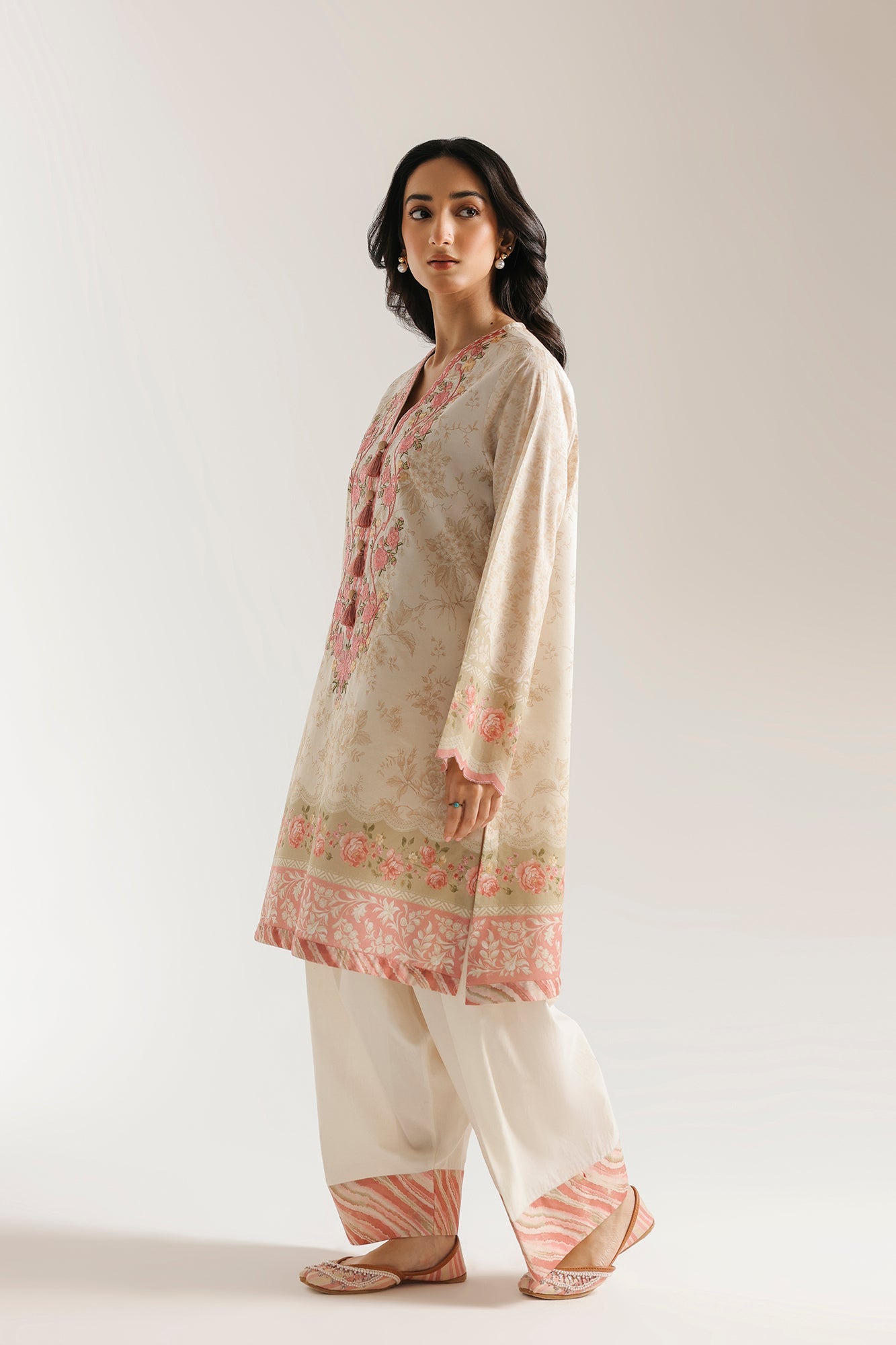 EMBROIDERED SUIT (E0842/203/315)