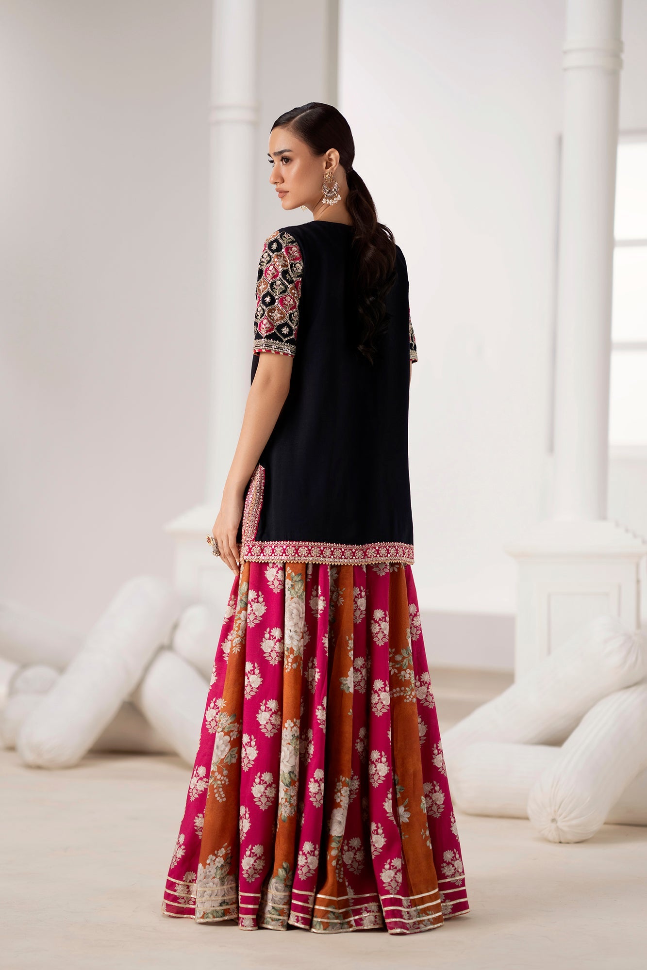 EMBROIDERED SUIT (E0845/104/902)