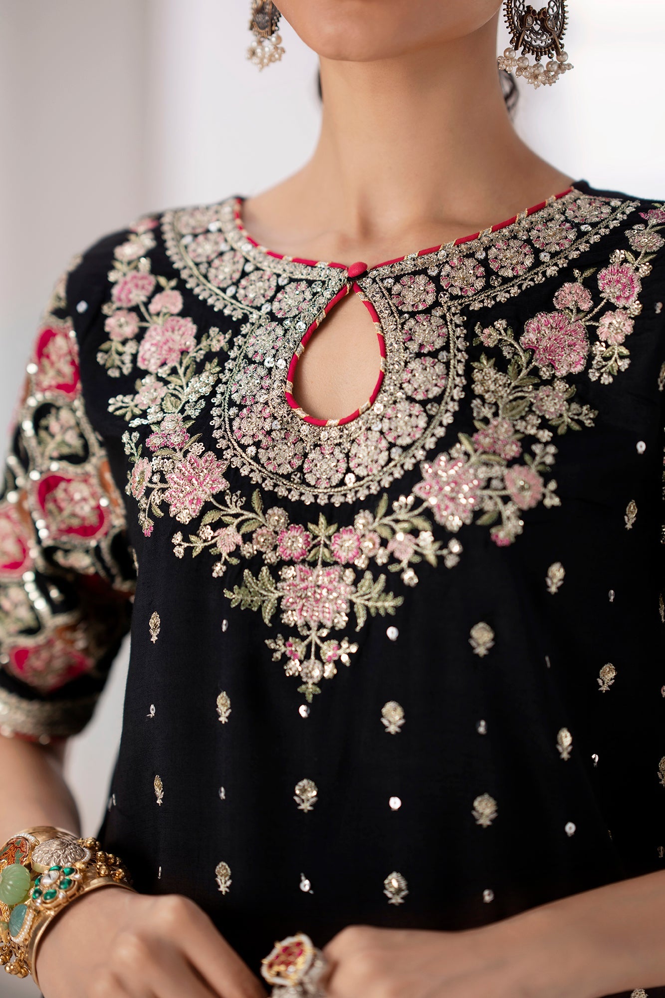 EMBROIDERED SUIT (E0845/104/902)