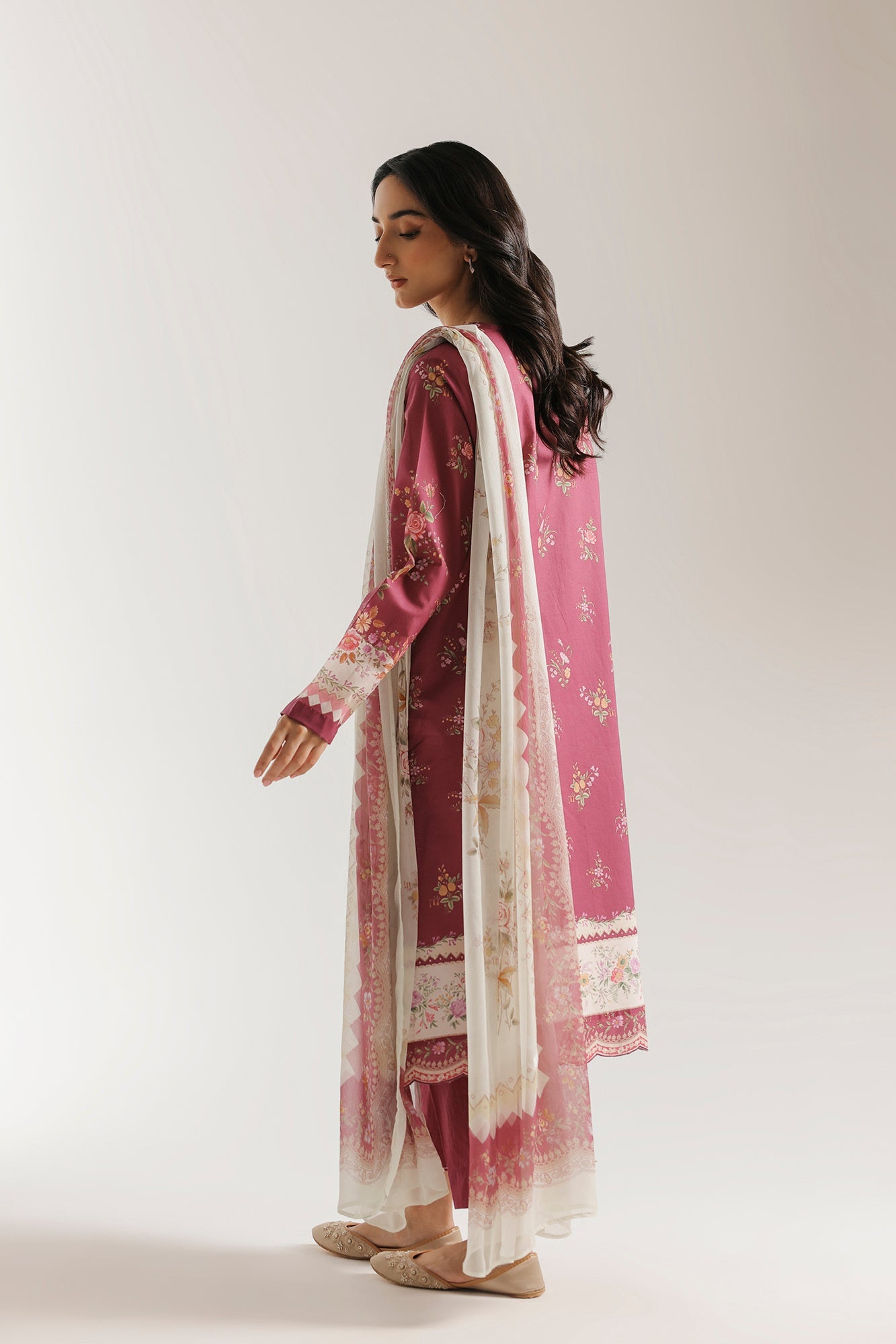 EMBROIDERED SUIT (E0846/203/524)
