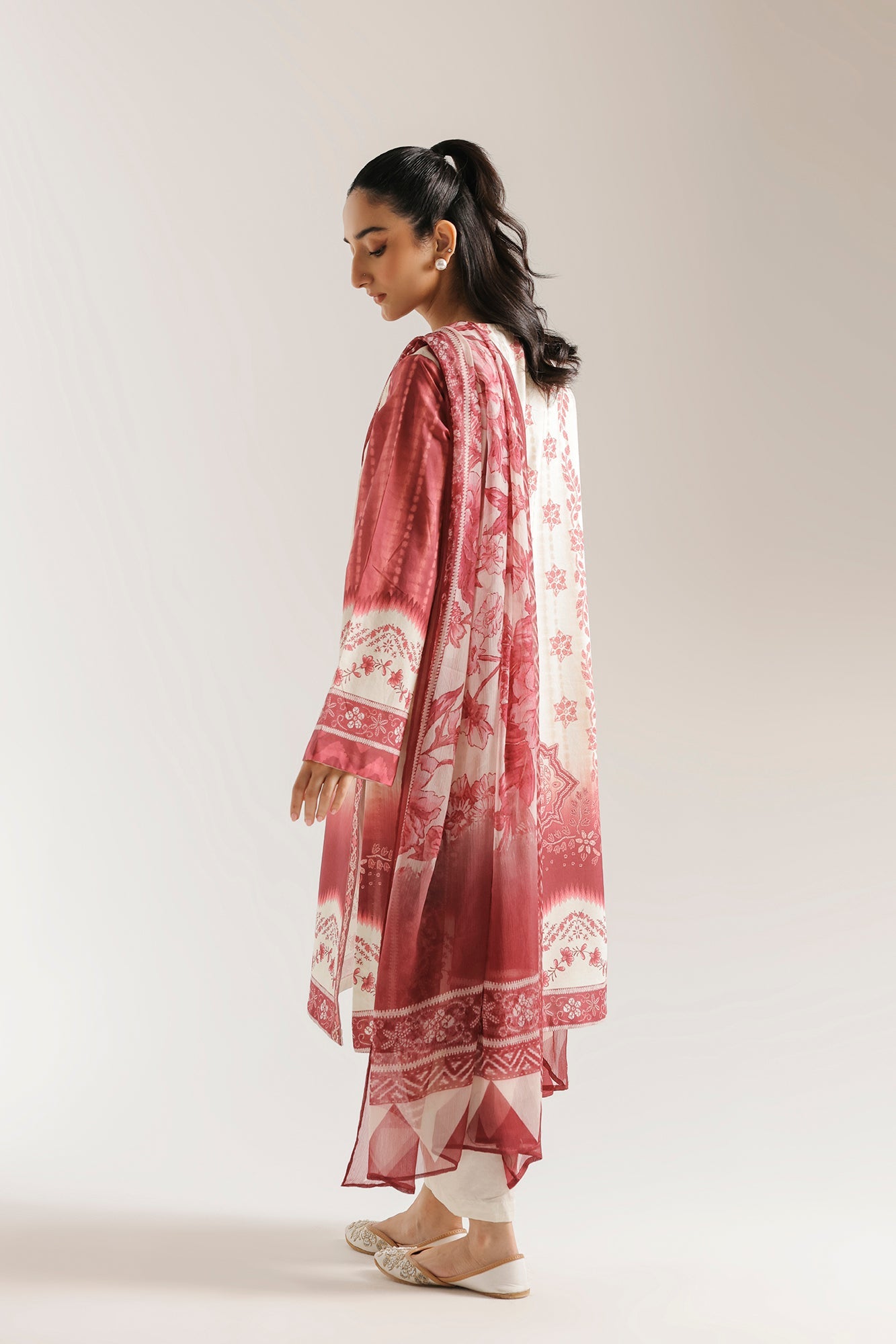 EMBROIDERED SUIT (E0851/203/403)
