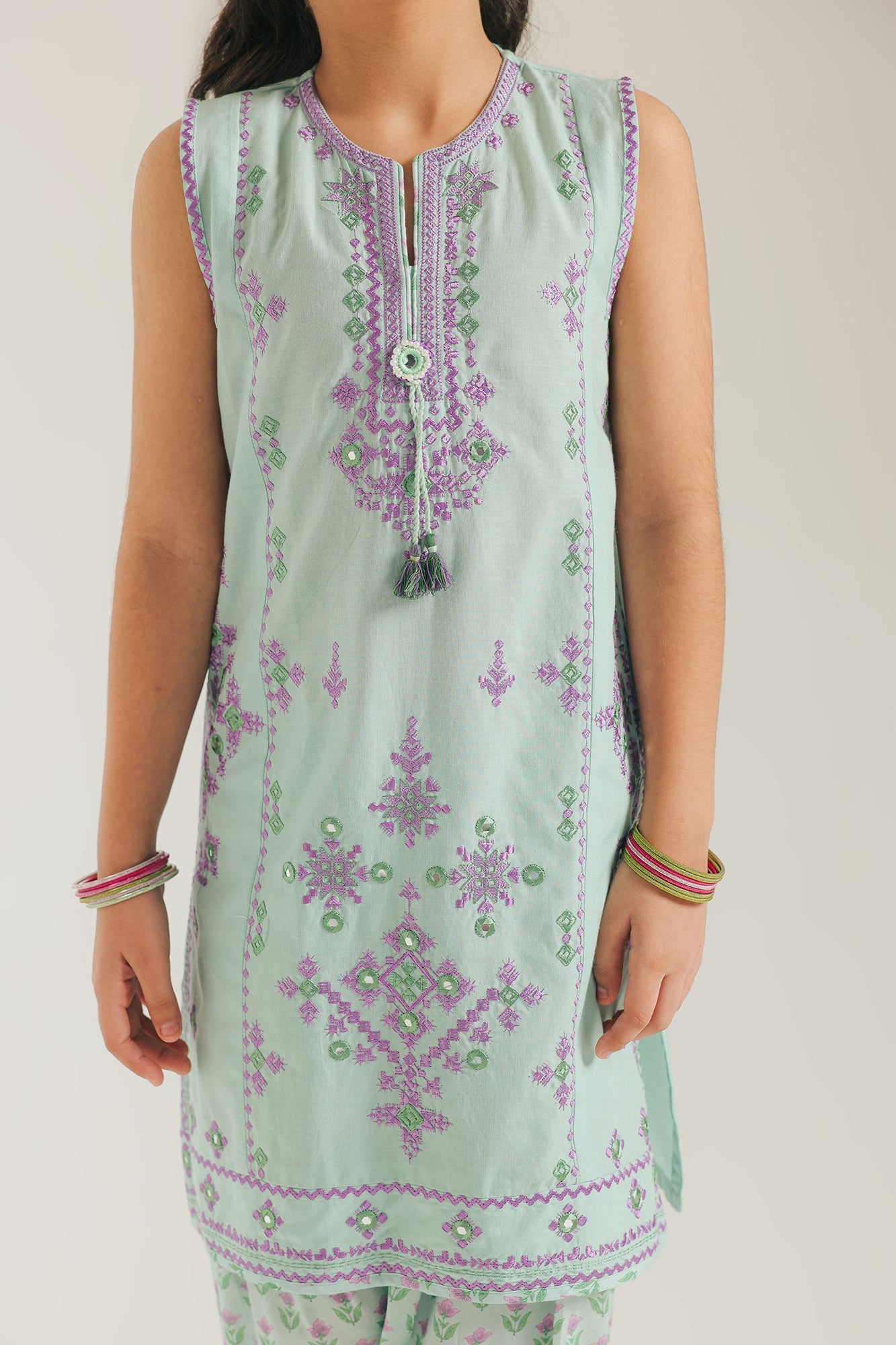 EMBROIDERED SUIT (E0852/404/720 E0852/304/720)
