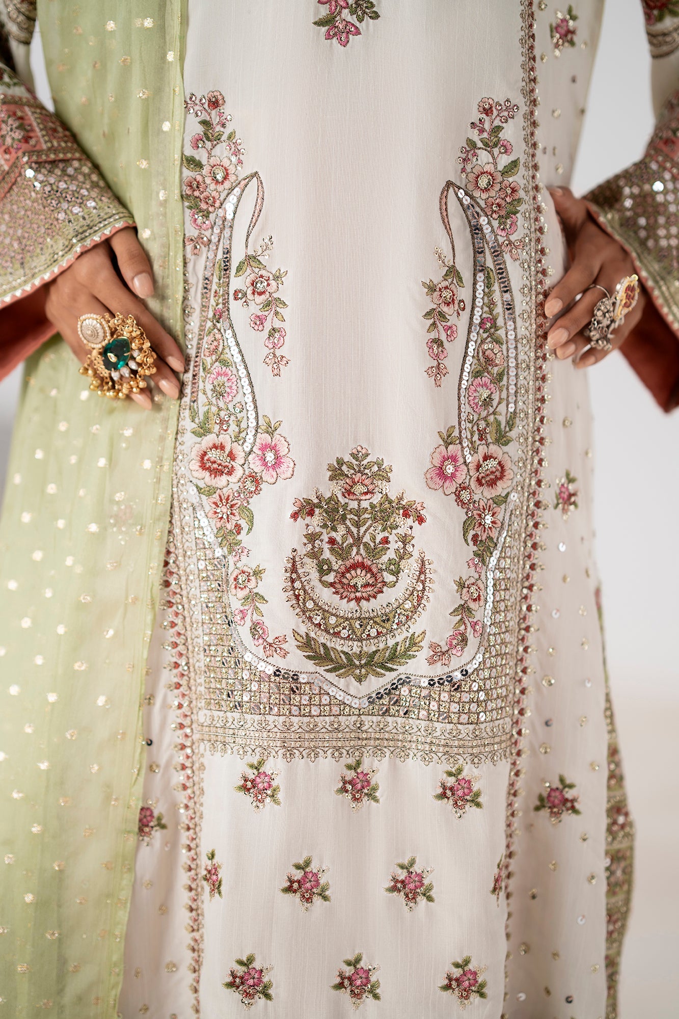 EMBROIDERED SUIT (E0855/104/002)