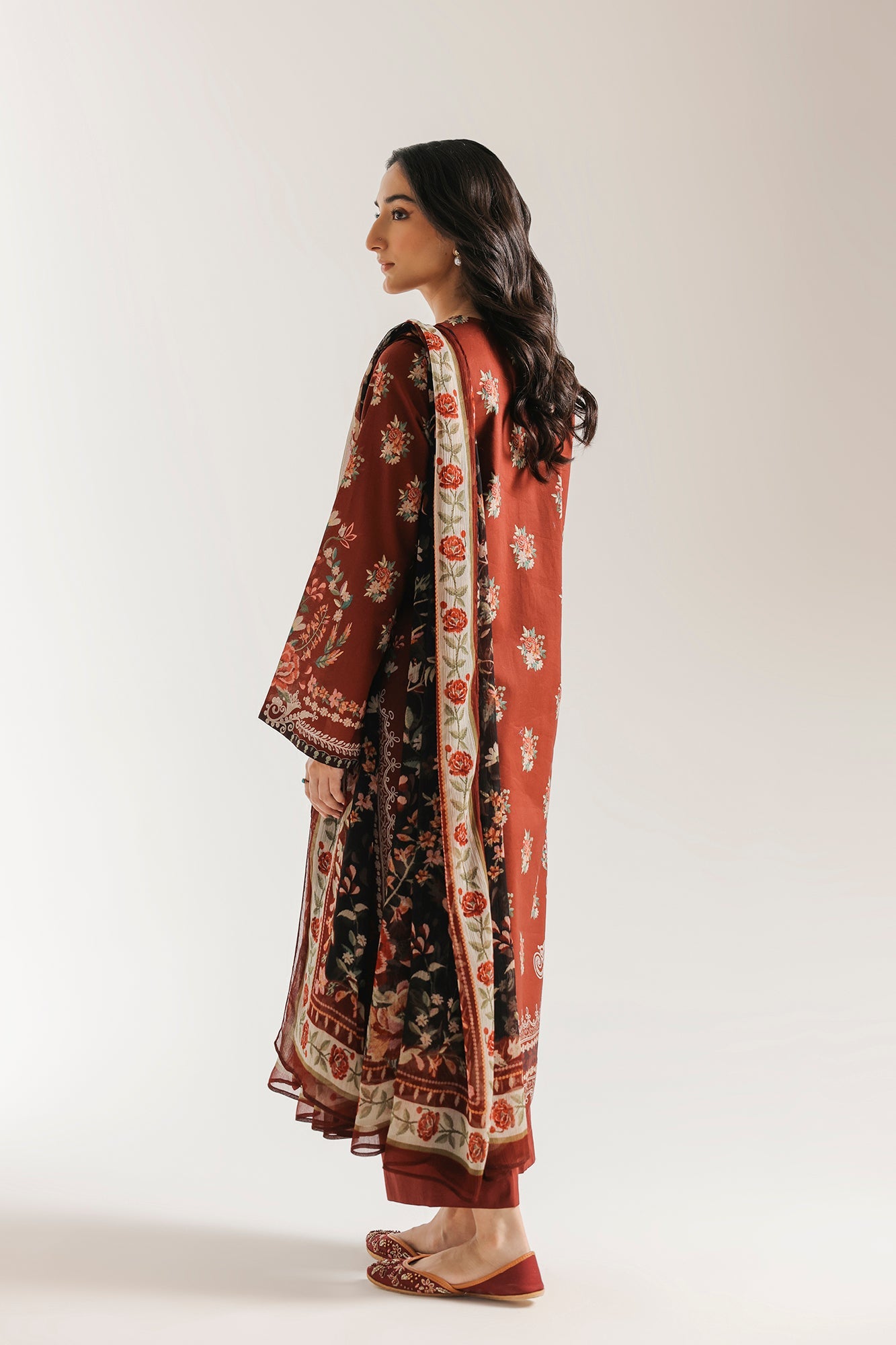 EMBROIDERED SUIT (E0856/203/304)
