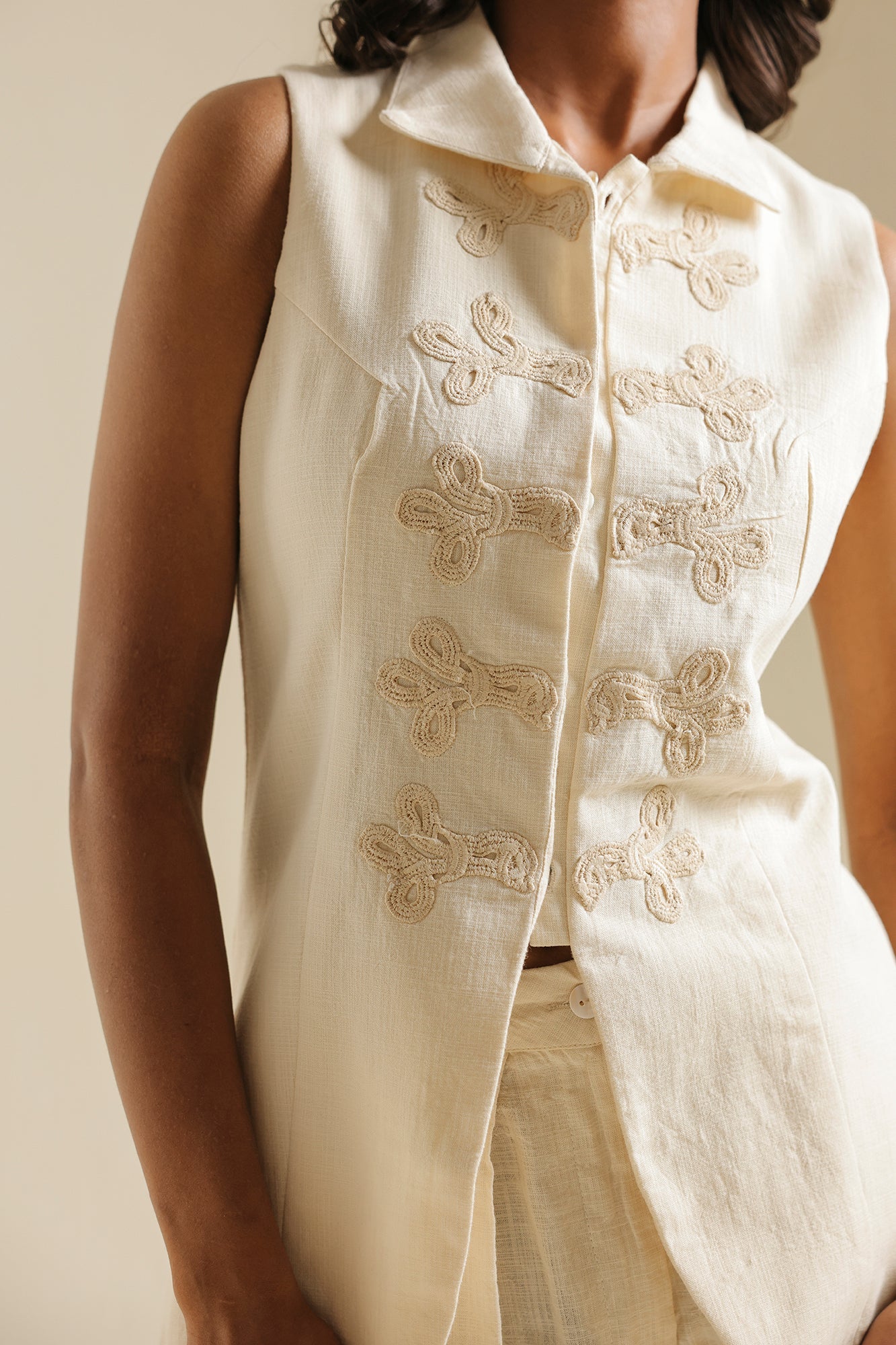 EMBROIDERED SUIT (E0863-119-005)