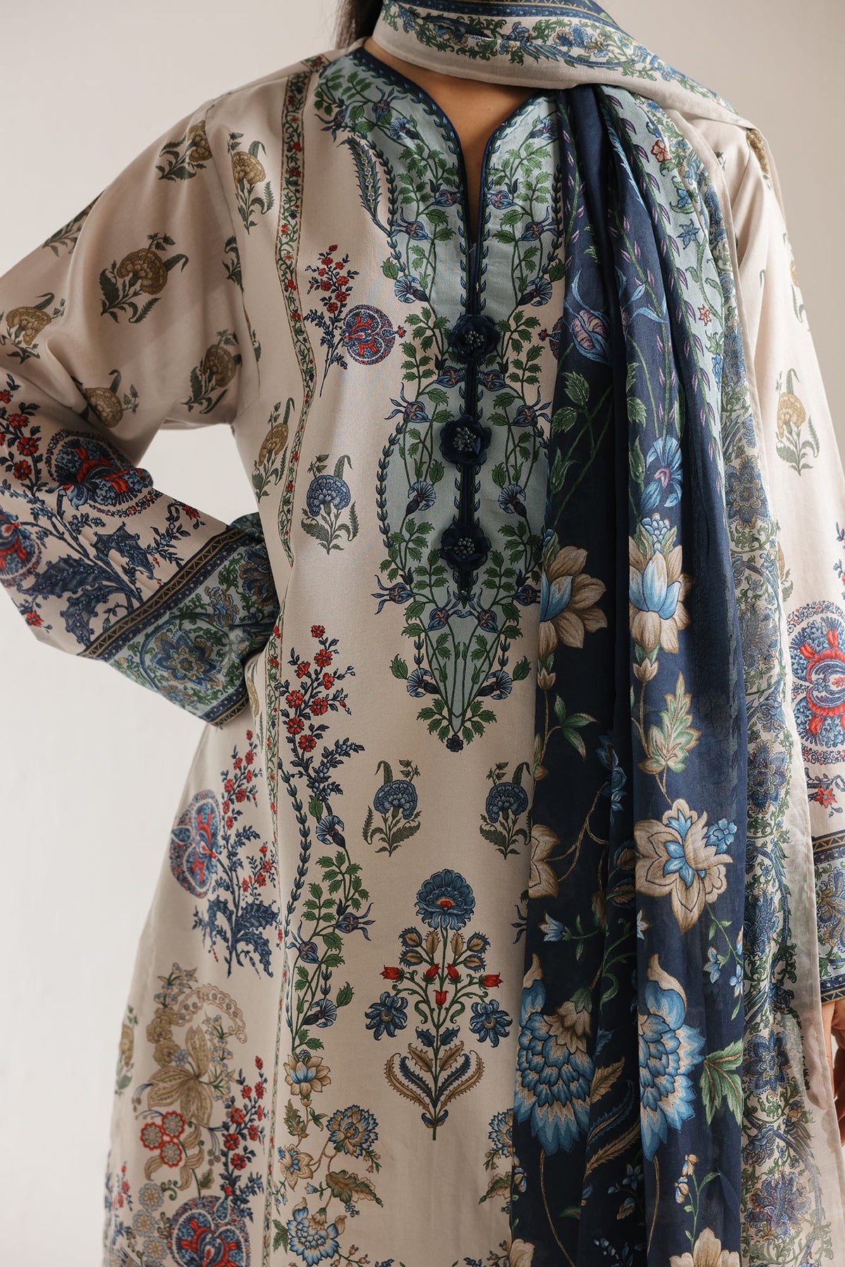 EMBROIDERED SUIT (E0877/202/006)