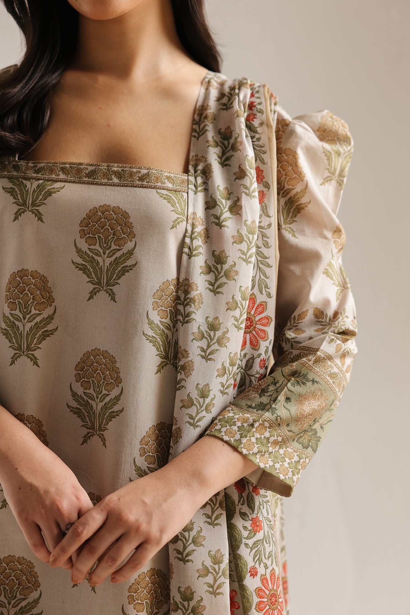 EMBROIDERED SUIT (E0887/202/814)