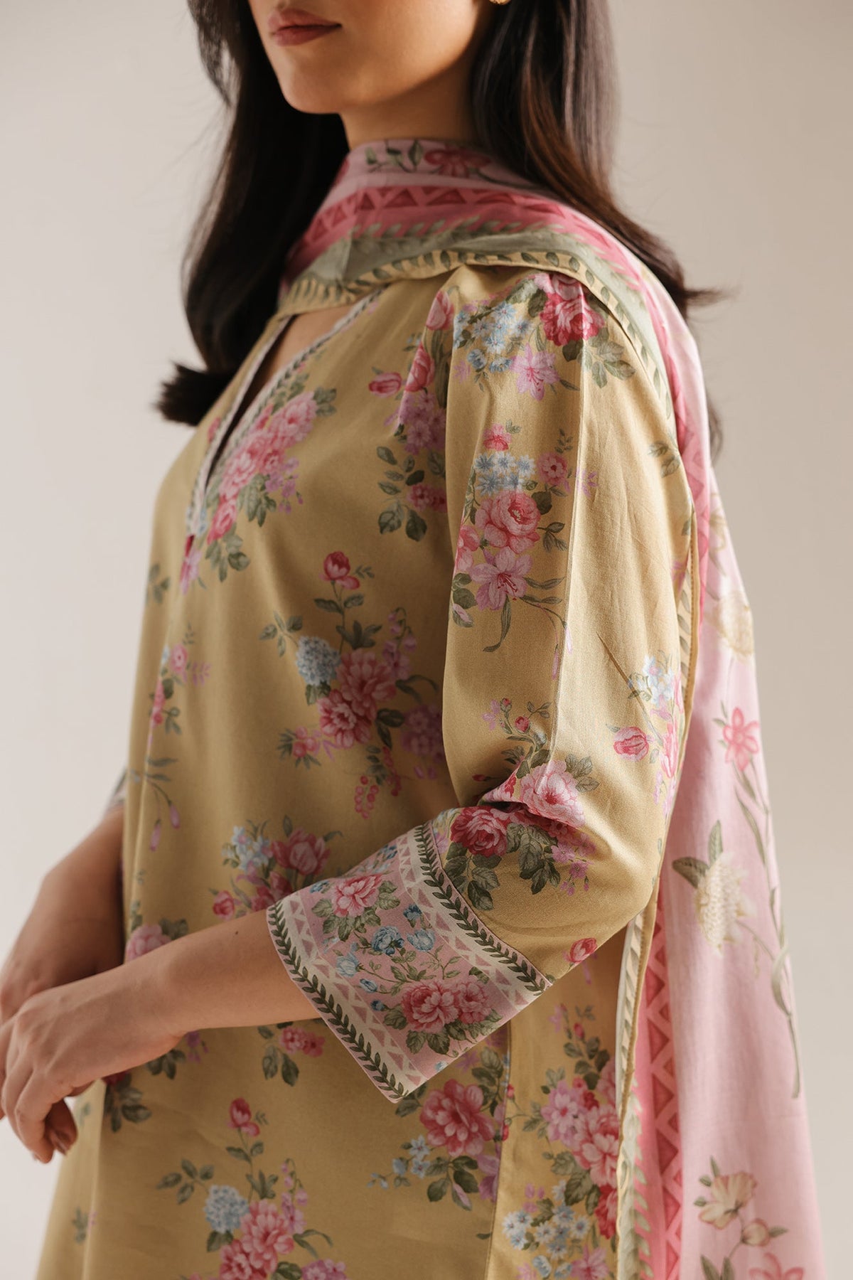 EMBROIDERED SUIT (E0889/202/109)