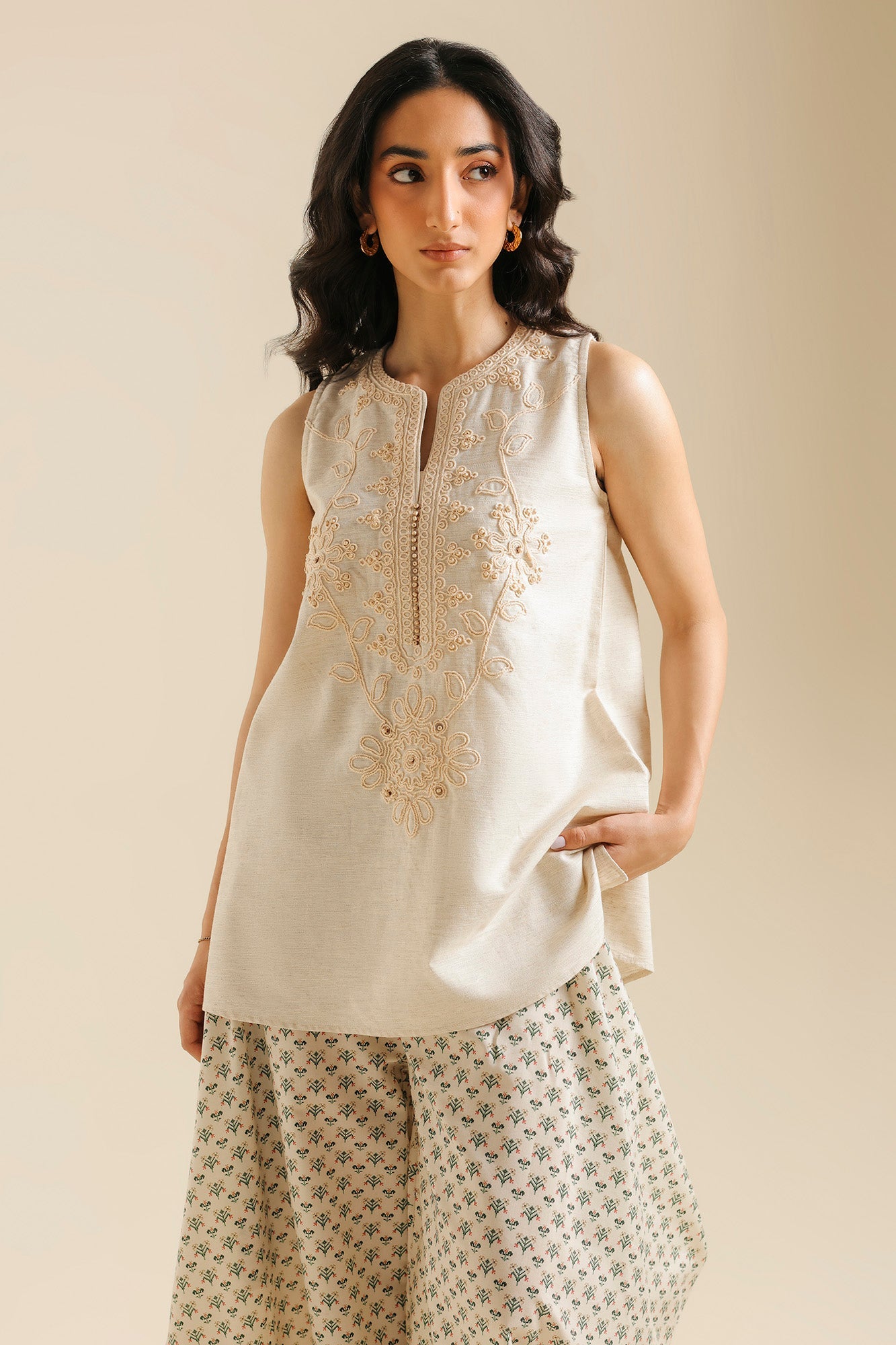 EMBROIDERED TOP (E0895/119/004)