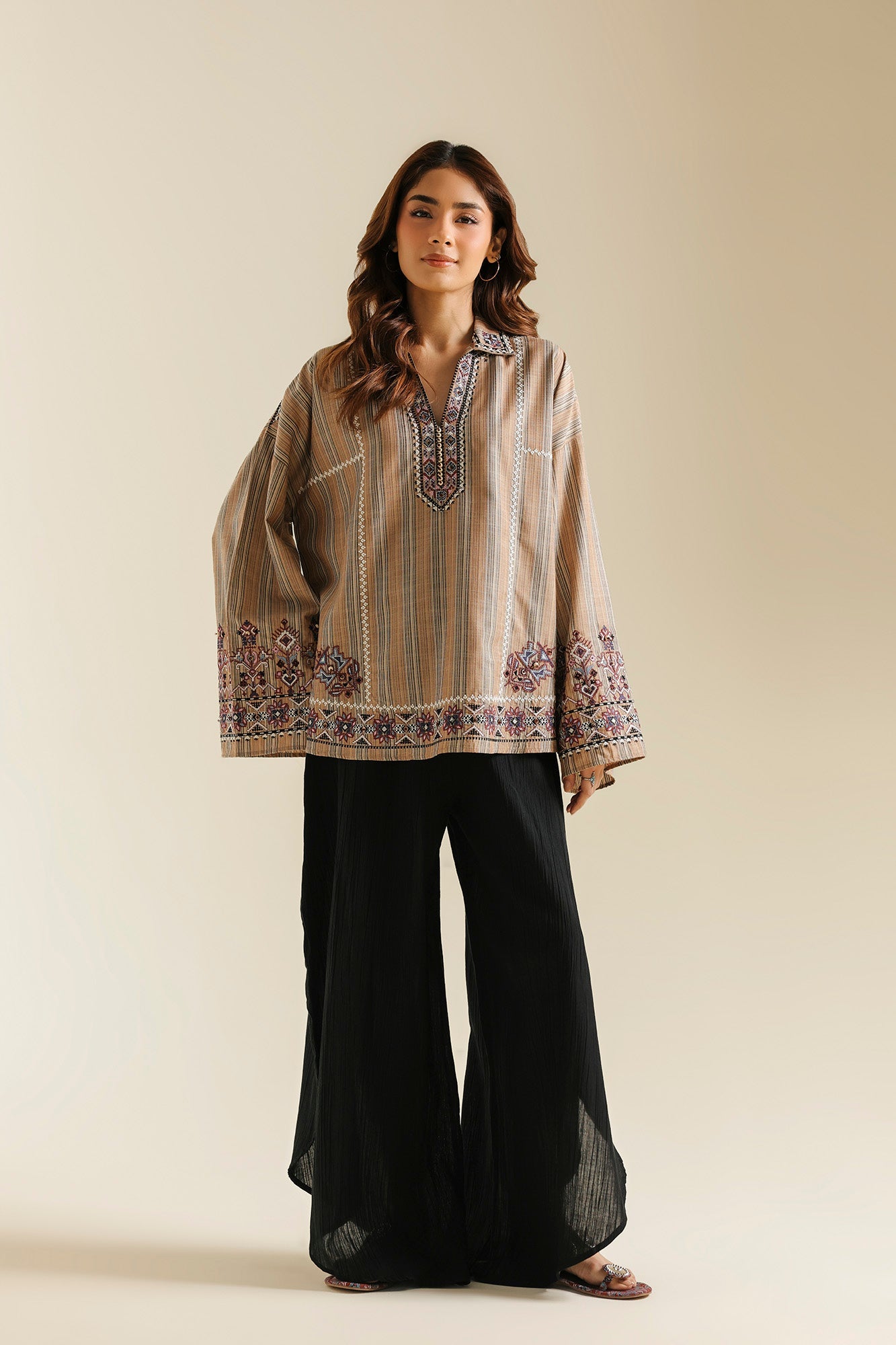 EMBROIDERED TOP (E0899/119/007)