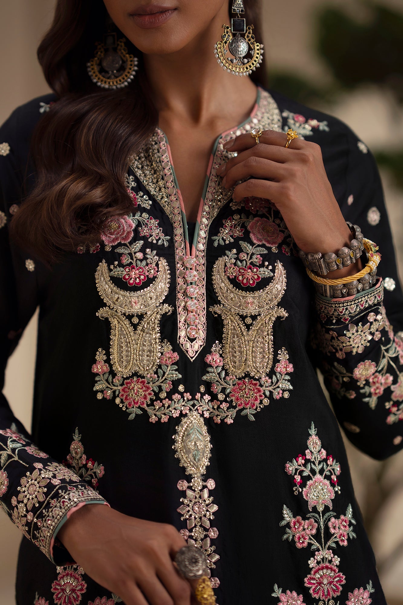 EMBROIDERED SUIT (E0900/104/902)